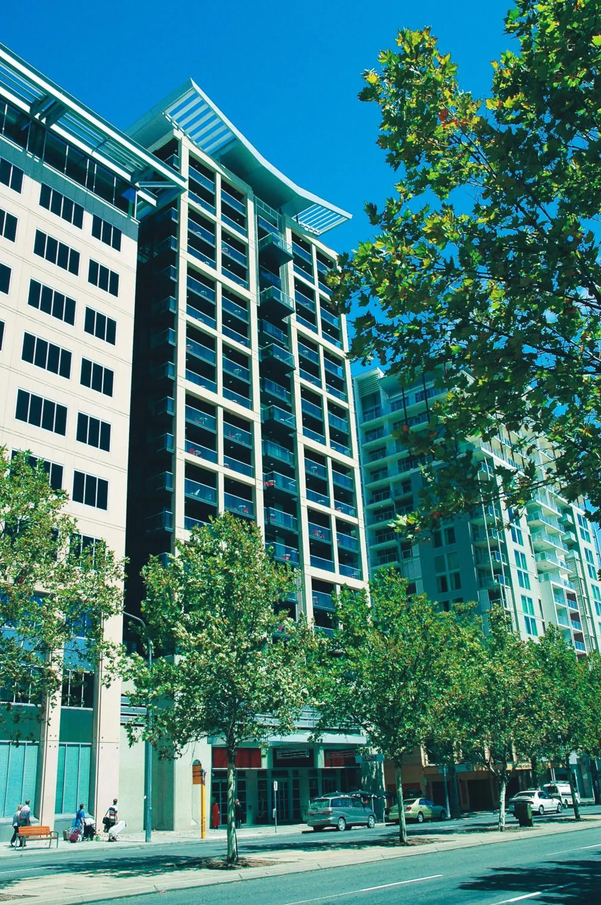 Facade/entrance, Property Building in Oaks Adelaide Horizons Suites