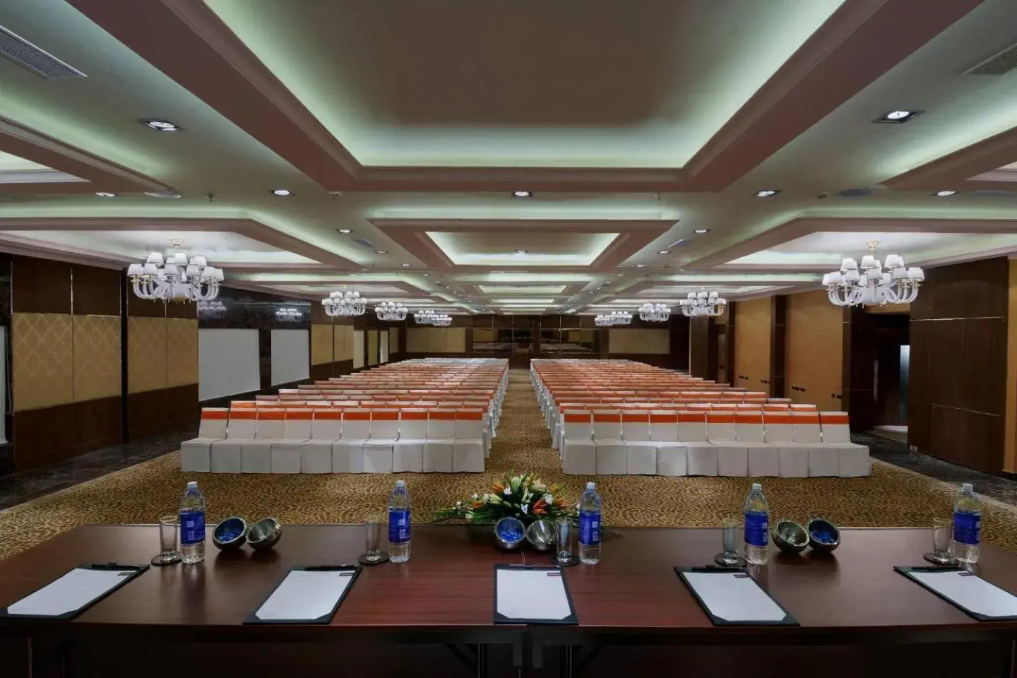 Banquet/Function facilities in Royalton Hyderabad Abids
