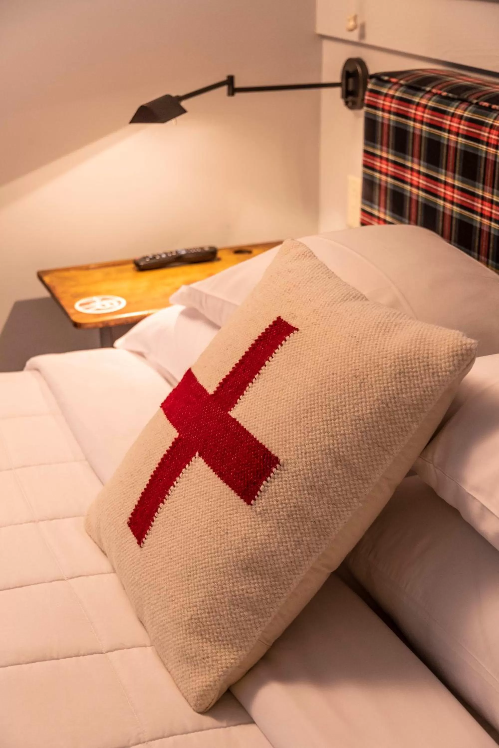 Bed in Hotel Broad Ripple