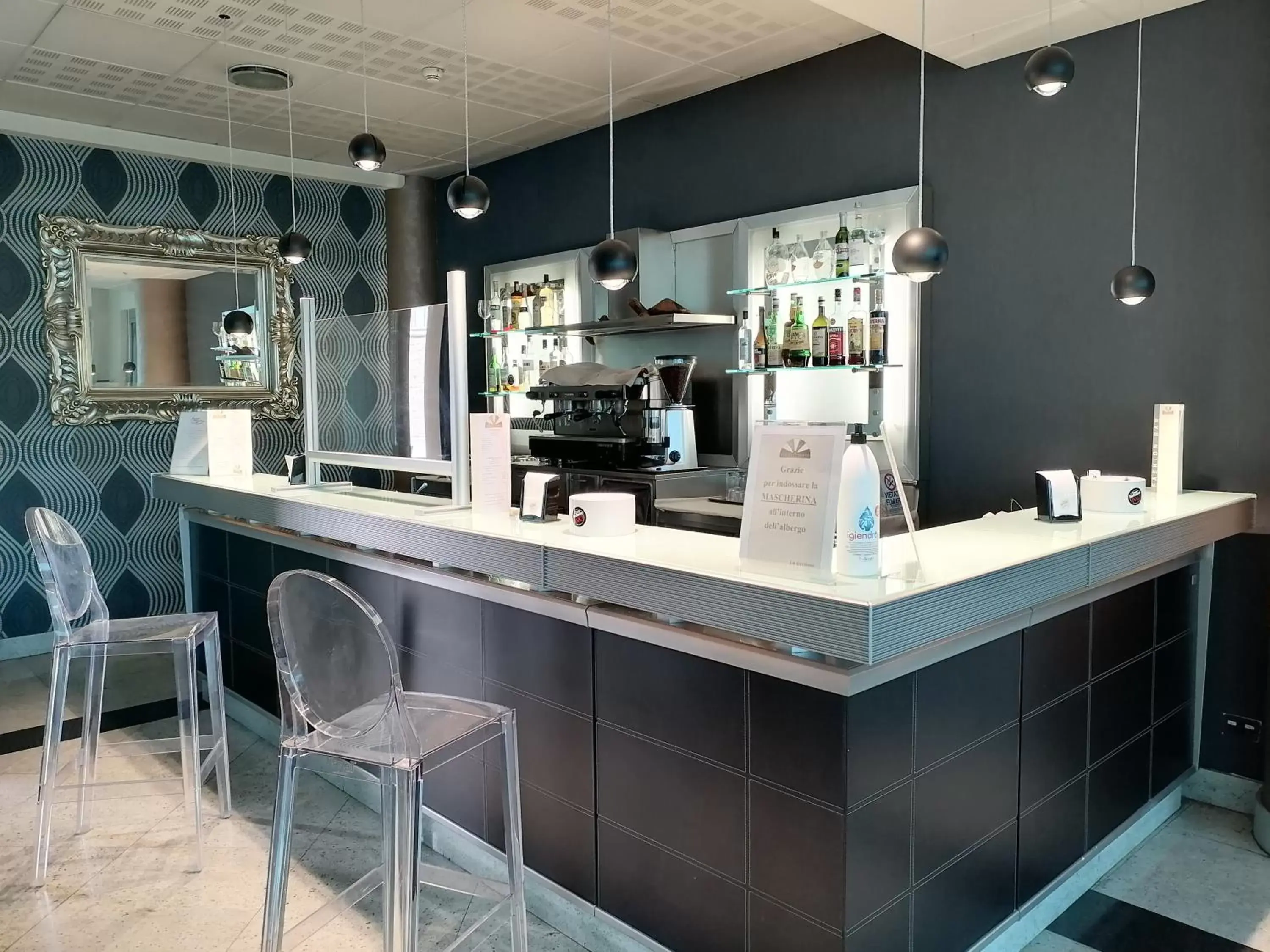 Restaurant/places to eat in Hotel Parisi Restaurant/places to eat in Hotel Parisi