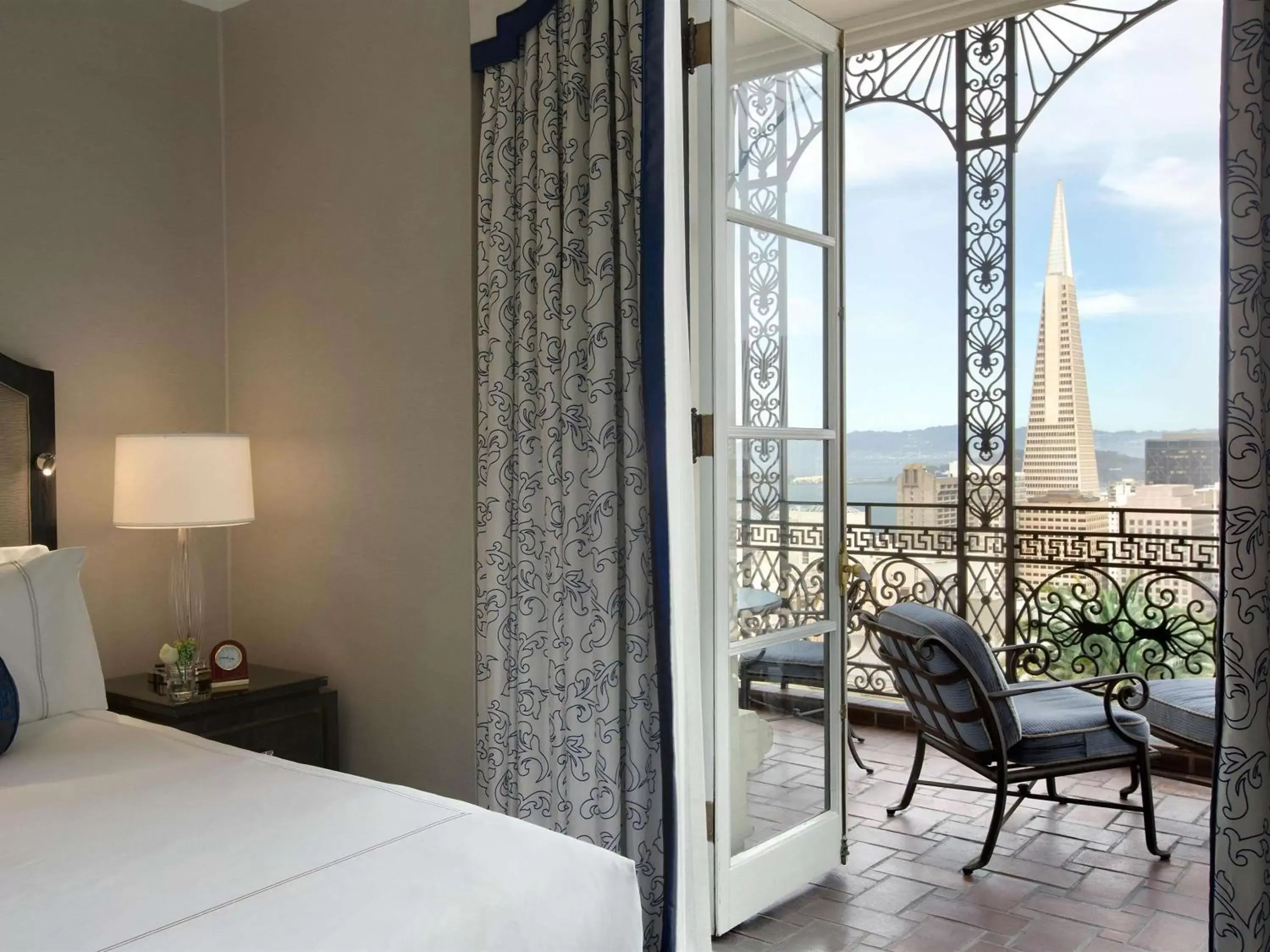 Suite with Balcony in Fairmont San Francisco