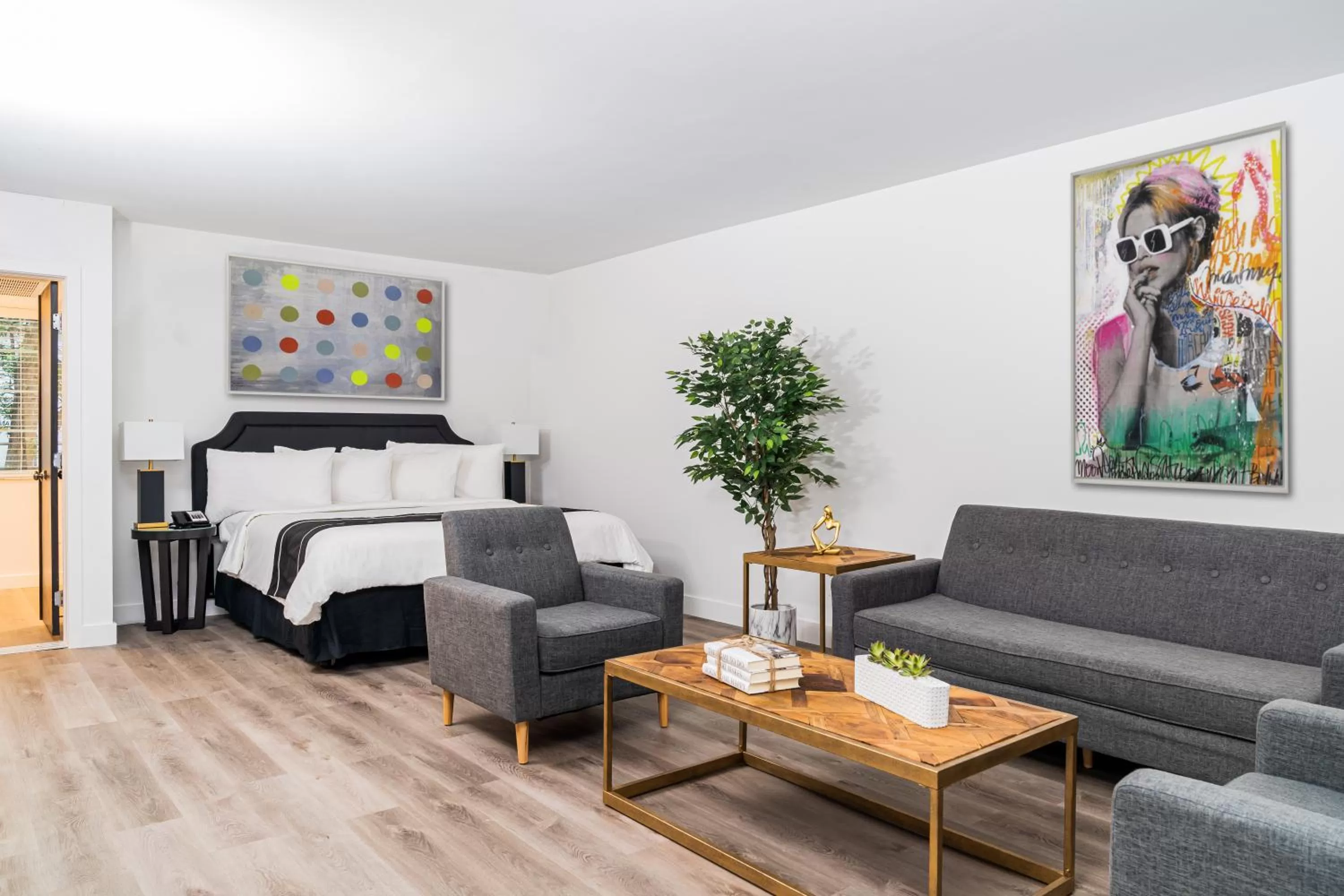 Bed in Essex House Hotel