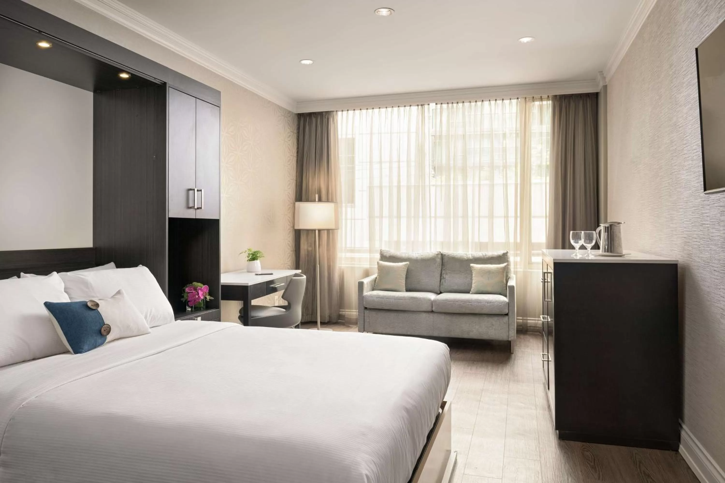 Bedroom, Bed in Georgian Court Hotel, WorldHotels Elite