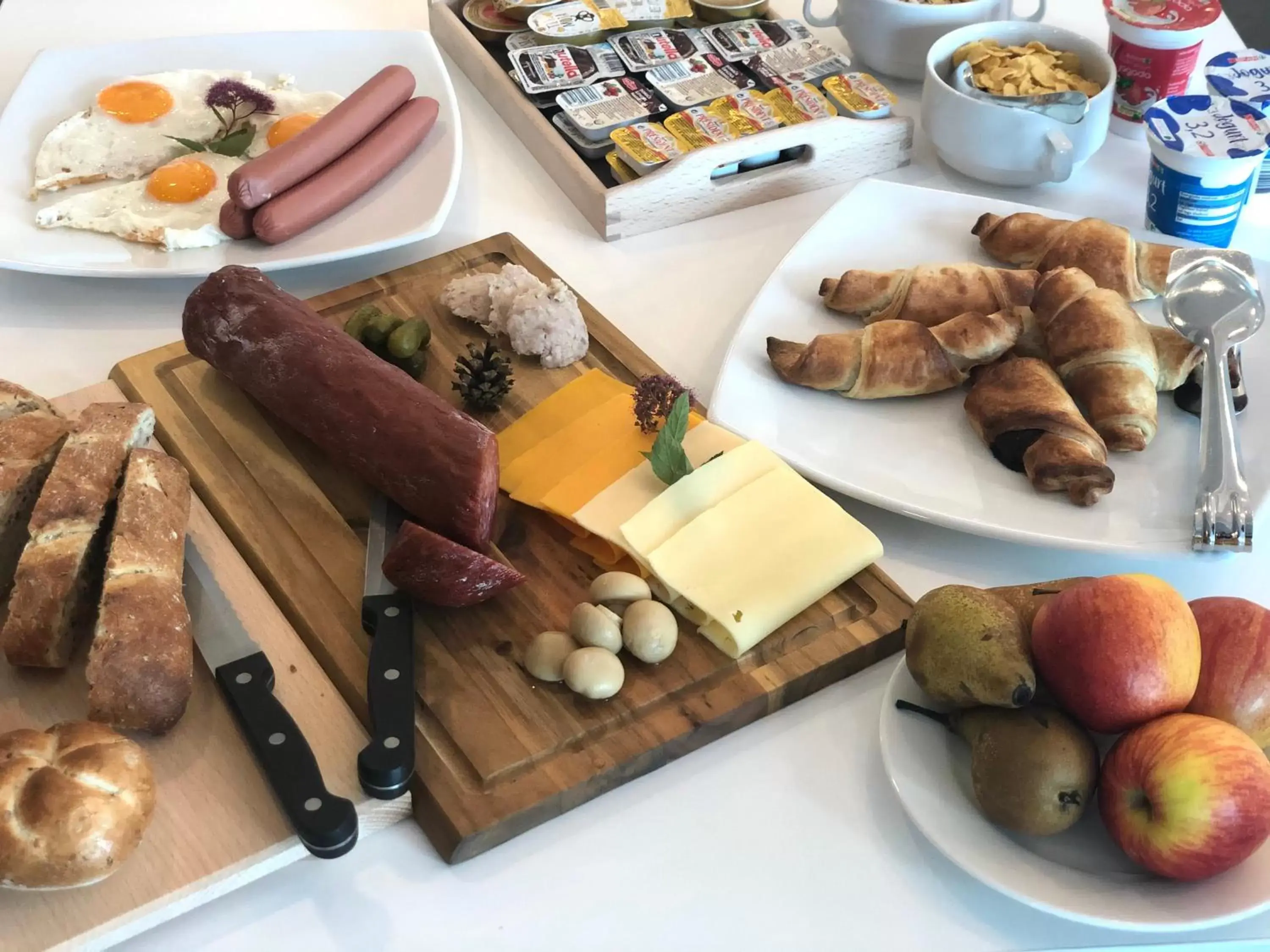 Continental breakfast, Food in Hotel Medno