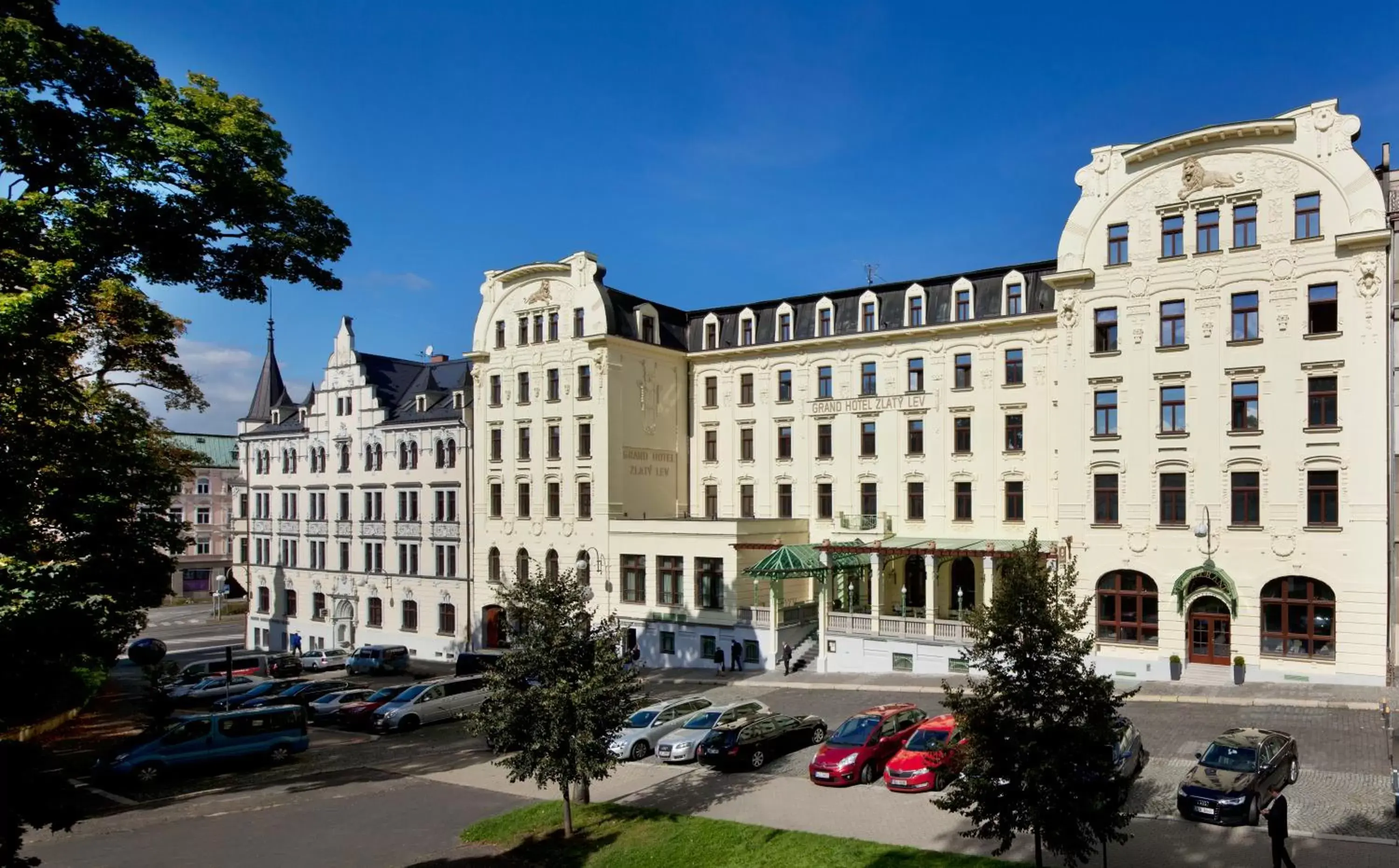 Facade/entrance in Clarion Grandhotel Zlaty Lev