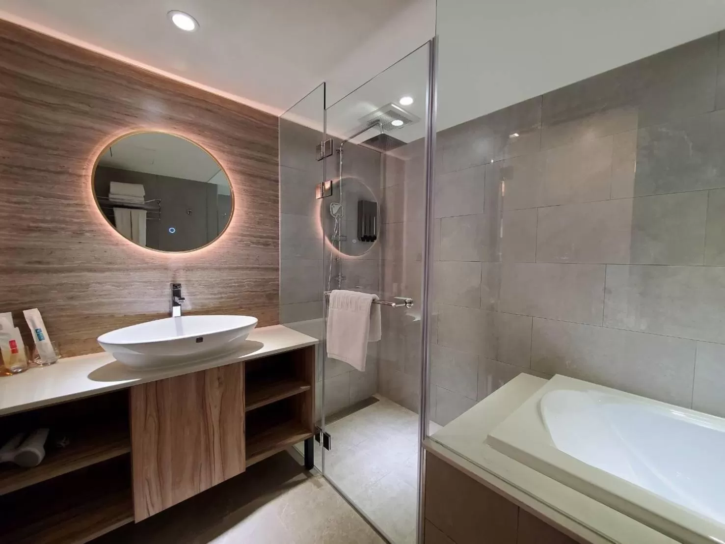 Shower in HINOEN Hotel