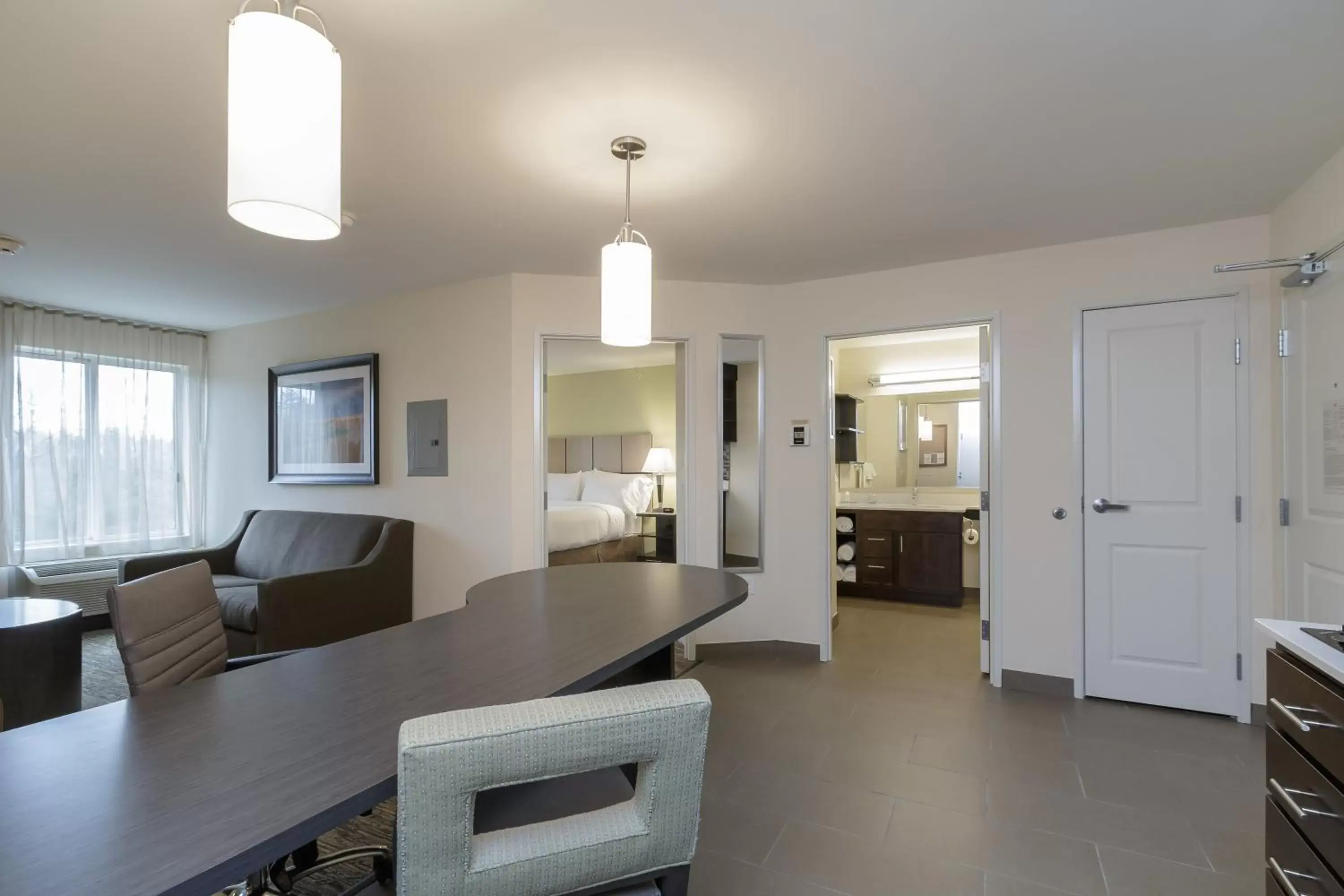 Photo of the whole room, Seating Area in Candlewood Suites Mishawaka, an IHG Hotel