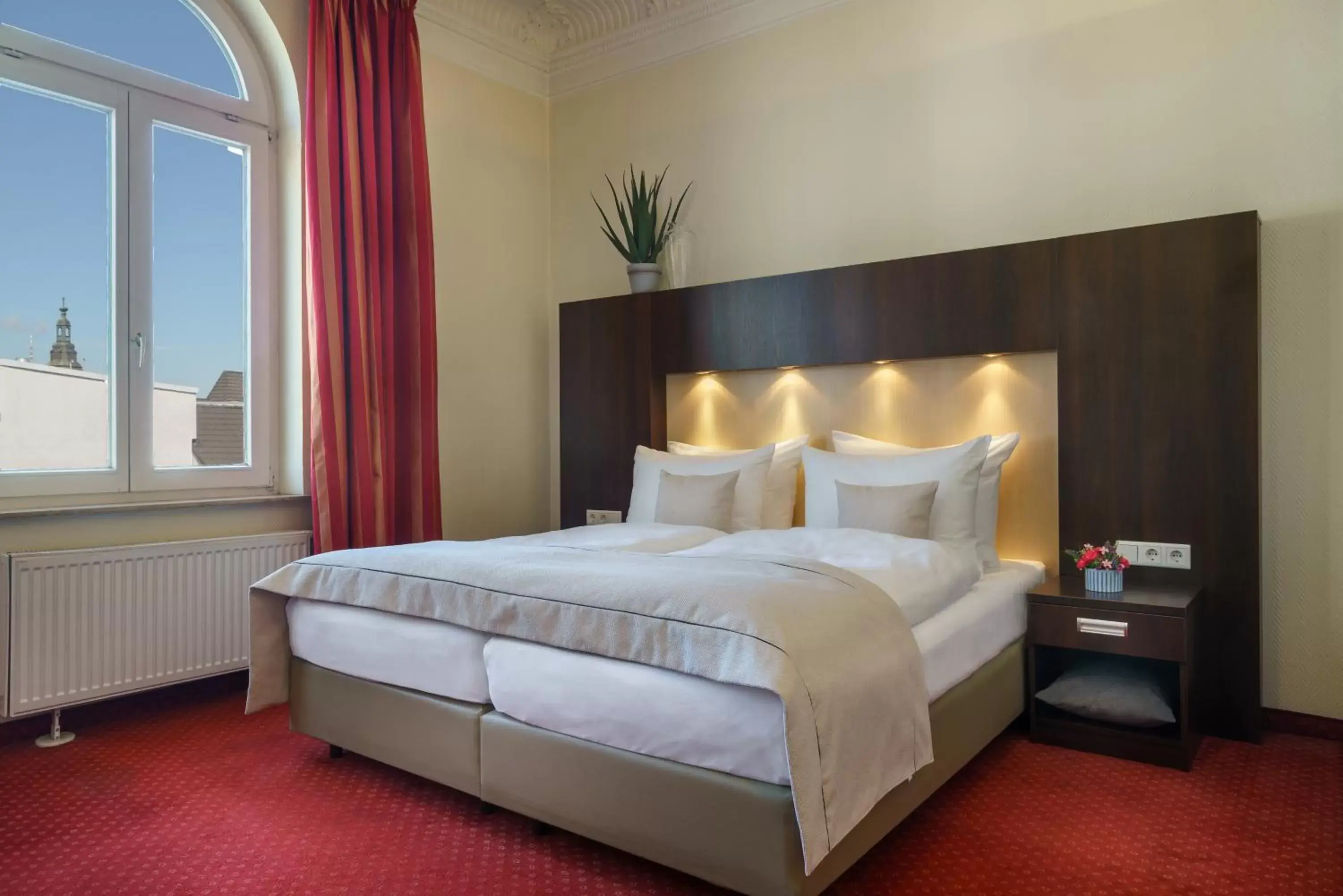 Photo of the whole room, Bed in Novum Hotel Graf Moltke Hamburg