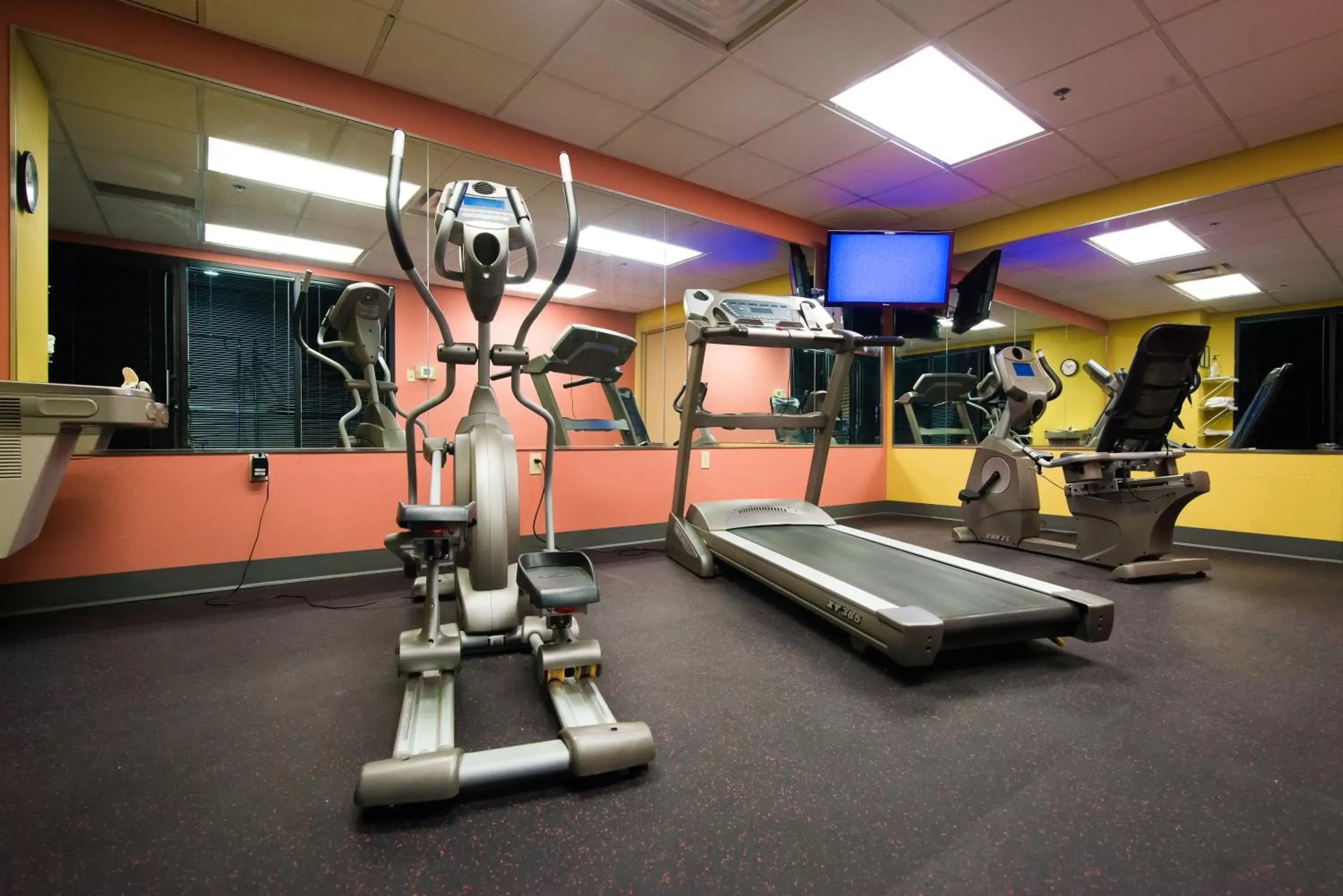 Fitness centre/facilities, Fitness Center/Facilities in SureStay Plus by Best Western Louisville Airport Expo
