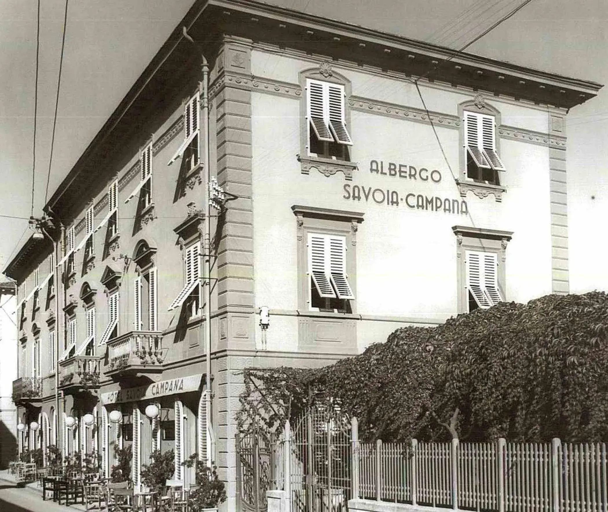 Facade/entrance, Property Building in Hotel Savoia & Campana