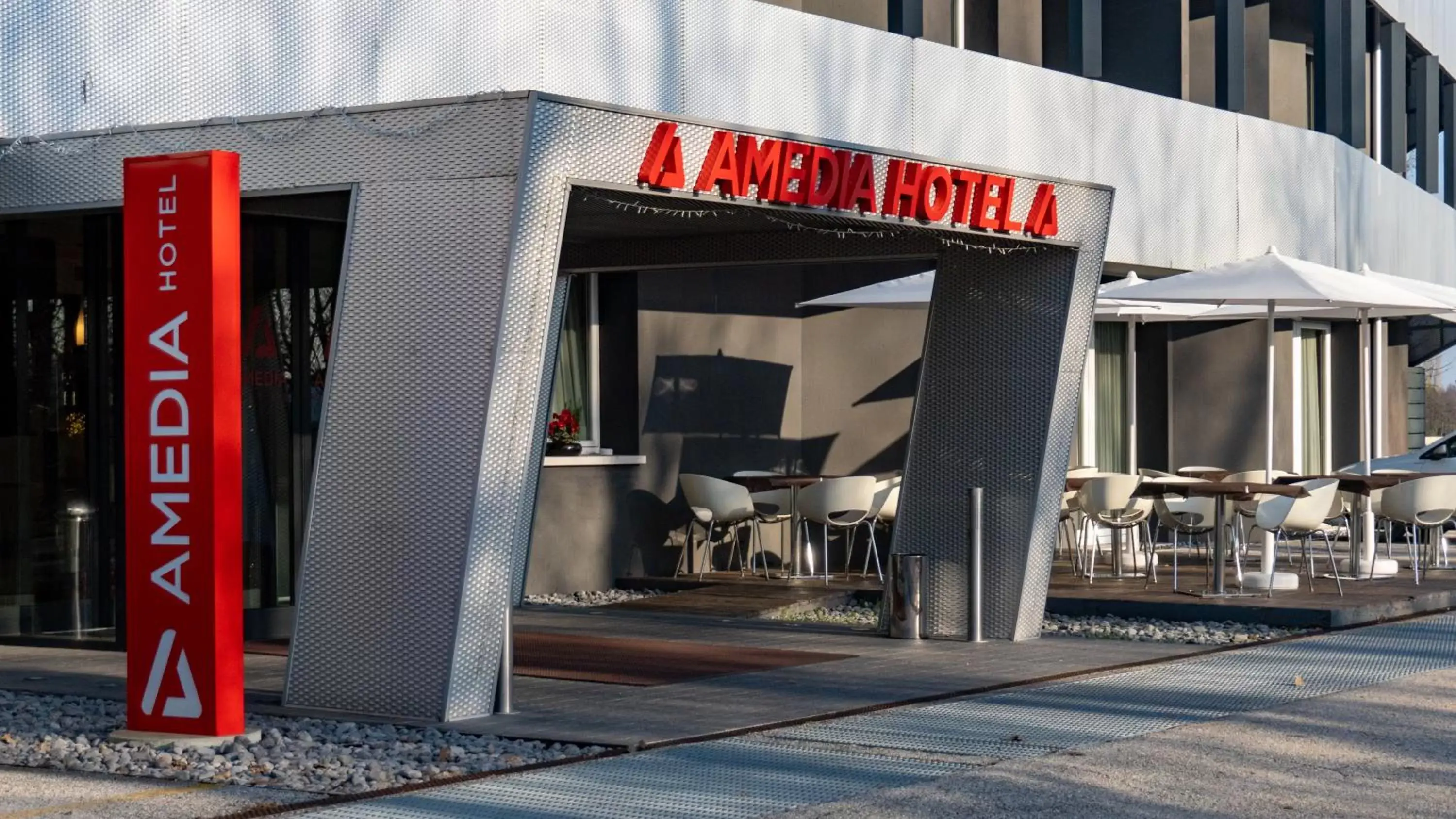 Facade/entrance in AMEDIA Hotel