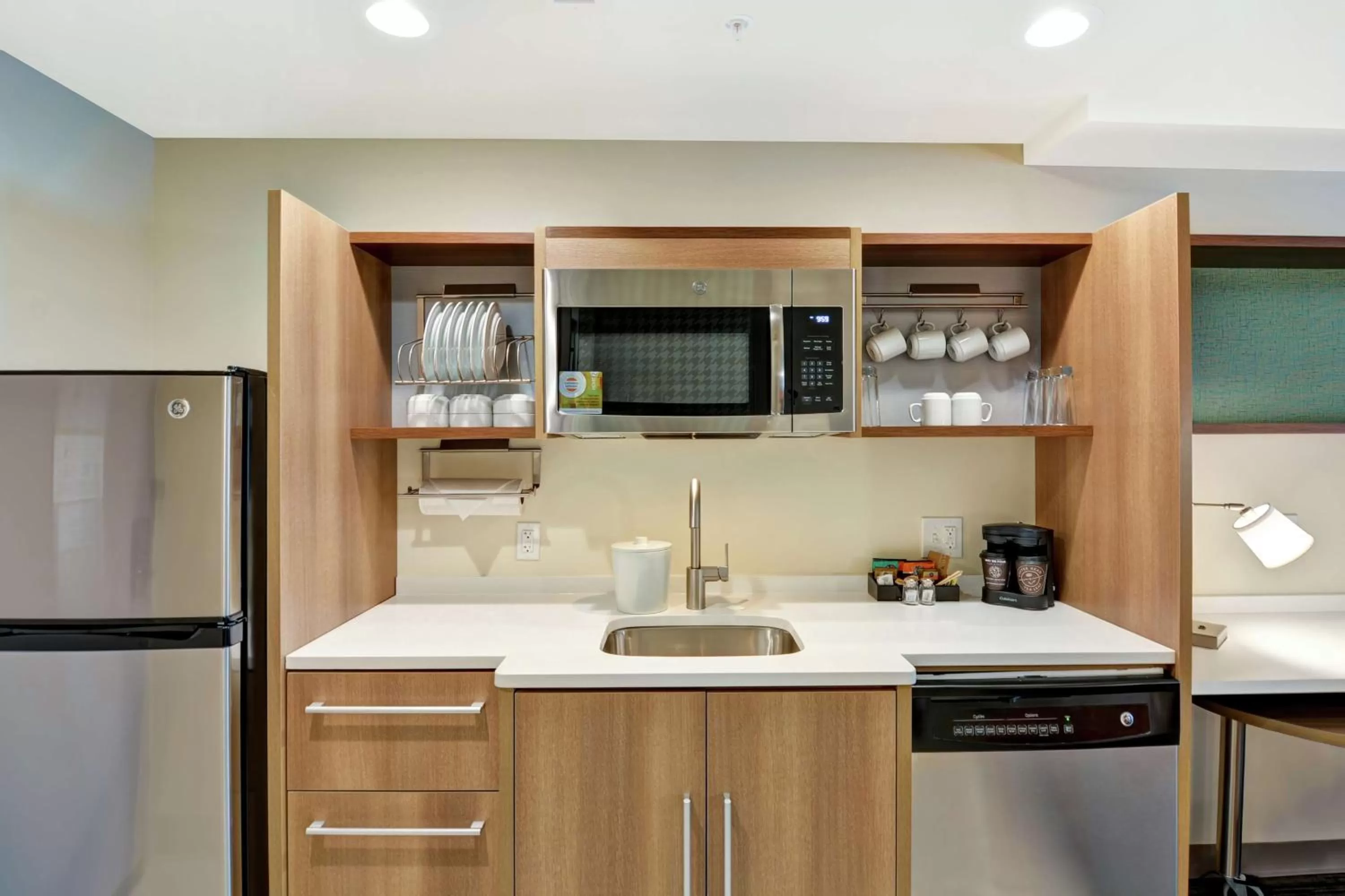 Kitchen or kitchenette in Home2 Suites By Hilton Dayton Vandalia