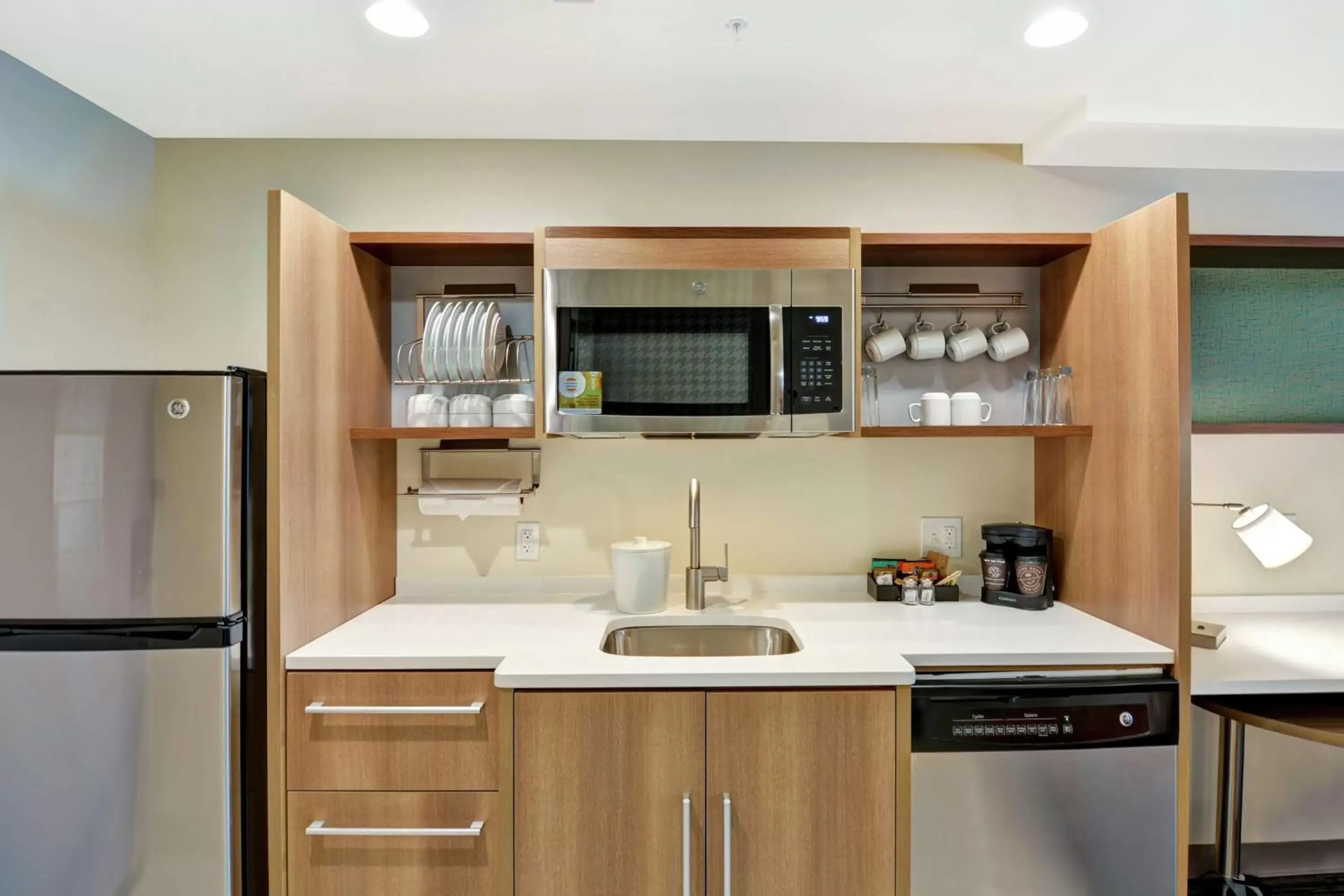 Kitchen or kitchenette, Kitchen/Kitchenette in Home2 Suites By Hilton Dayton Vandalia