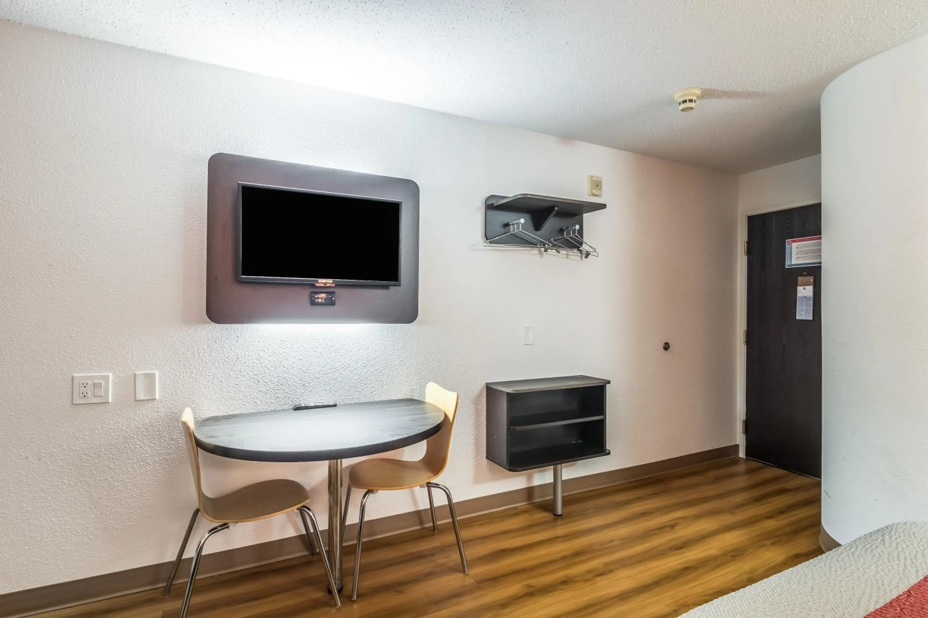 Bedroom in Motel 6-Harvey, IL