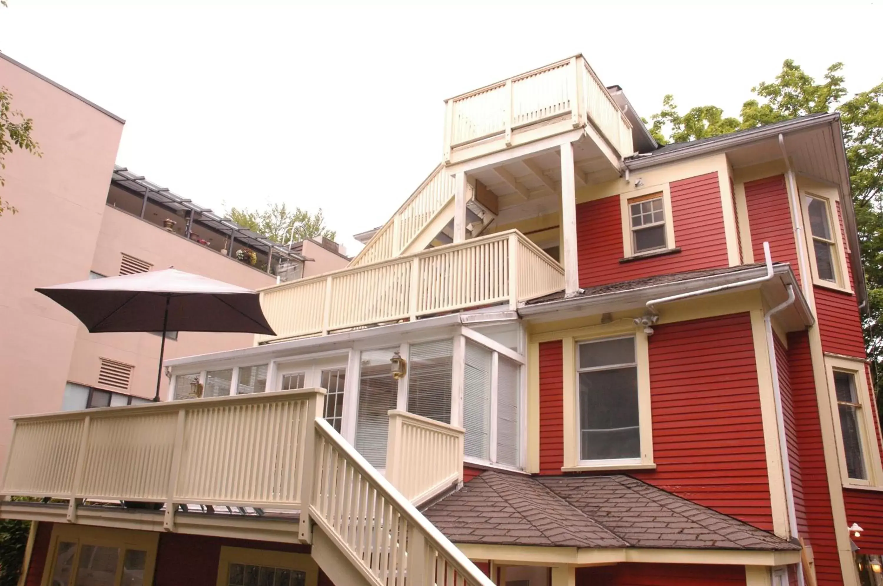 Property Building in Douglas Guest House