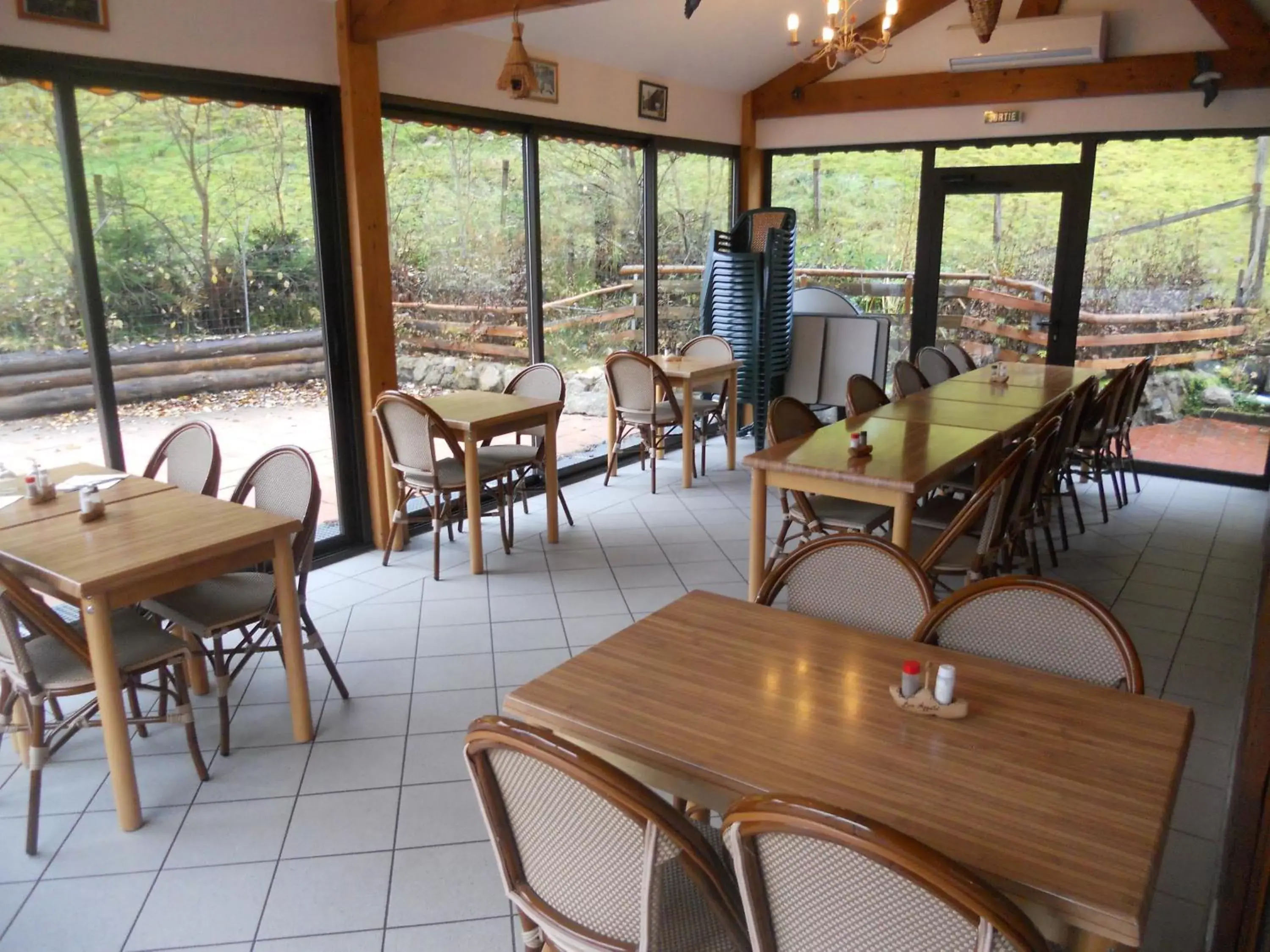 Balcony/Terrace, Restaurant/Places to Eat in Auberge du Saut des Cuves