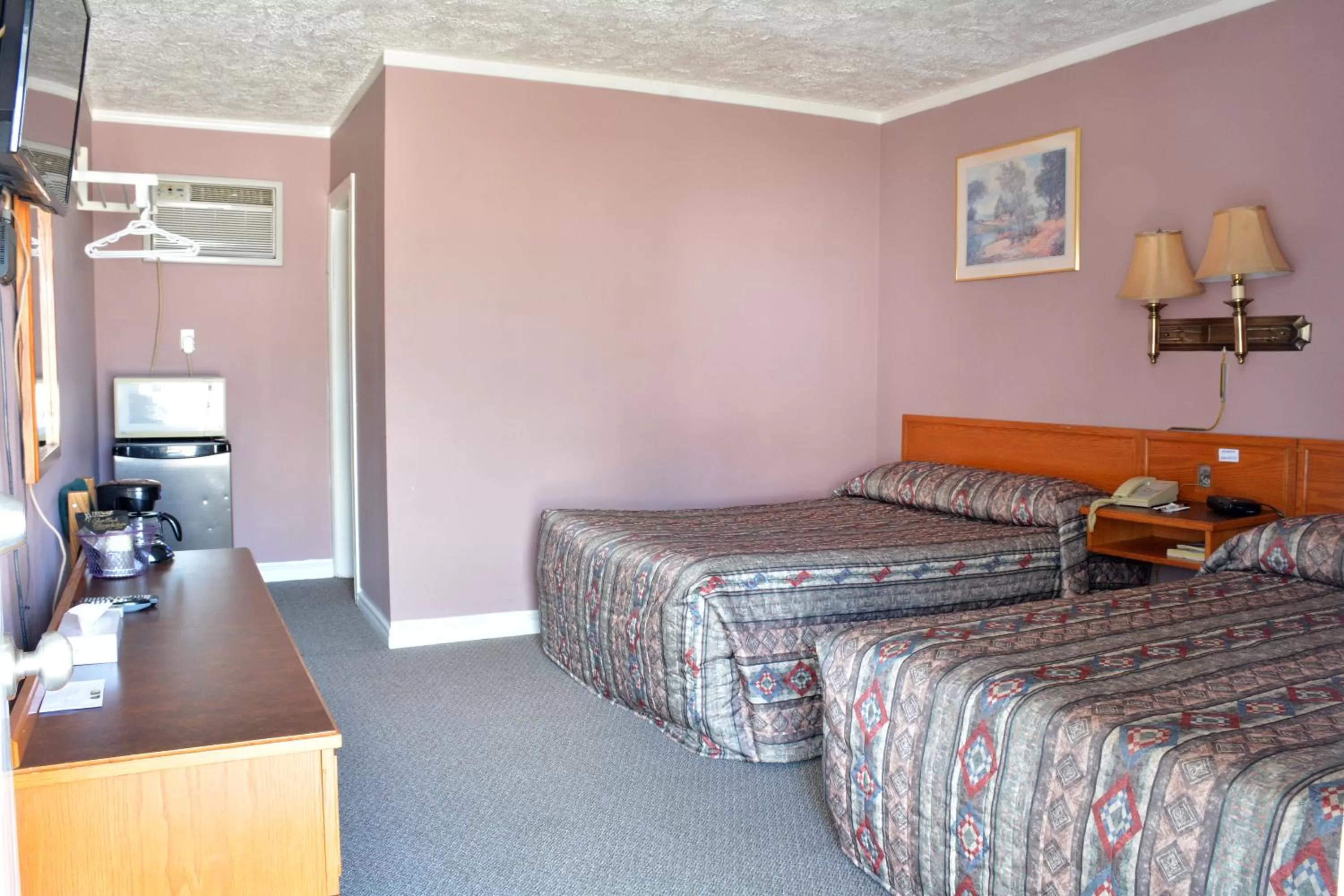 Bed in Bracebridge Inn