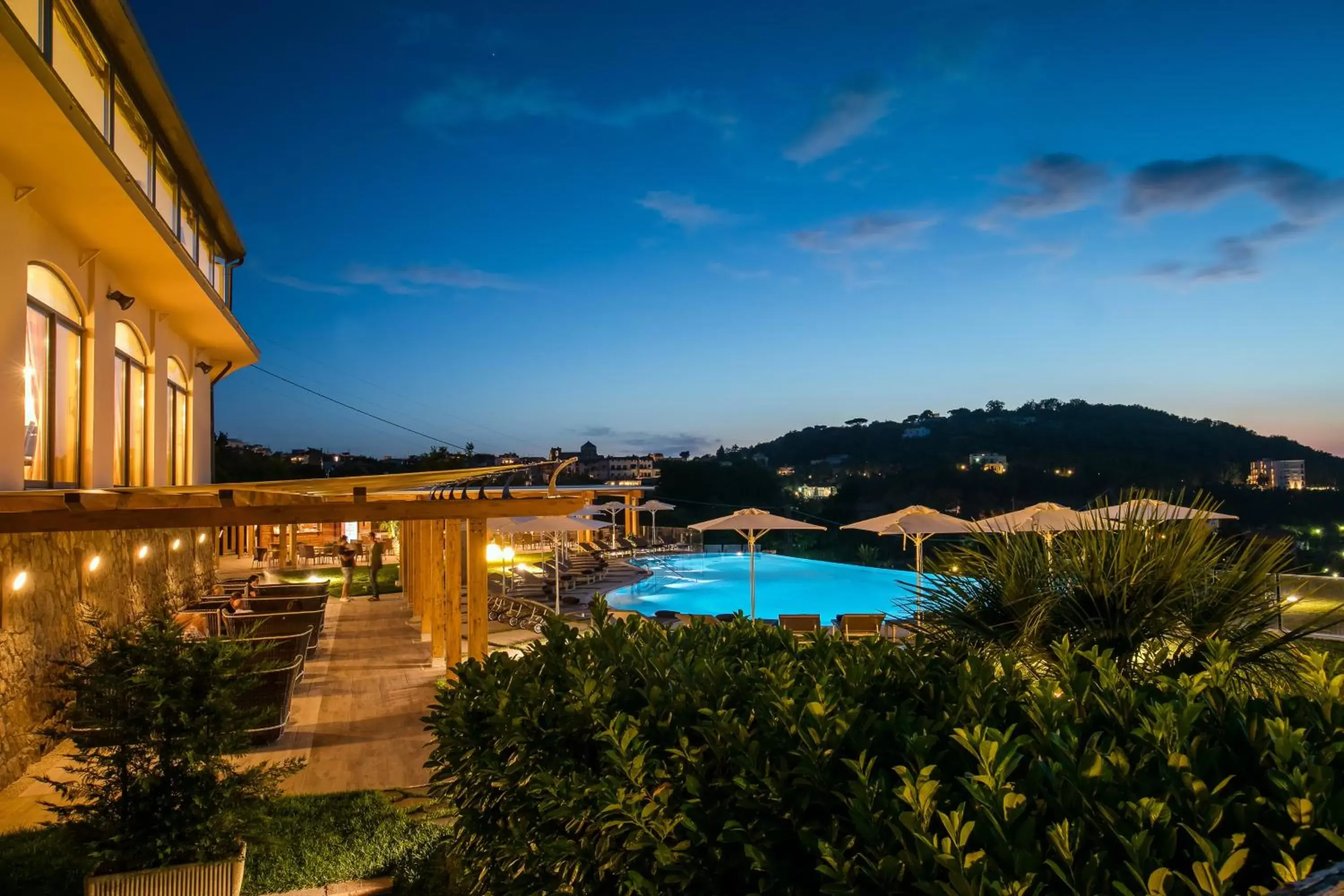 Bird's eye view, Swimming Pool in Grand Hotel Due Golfi