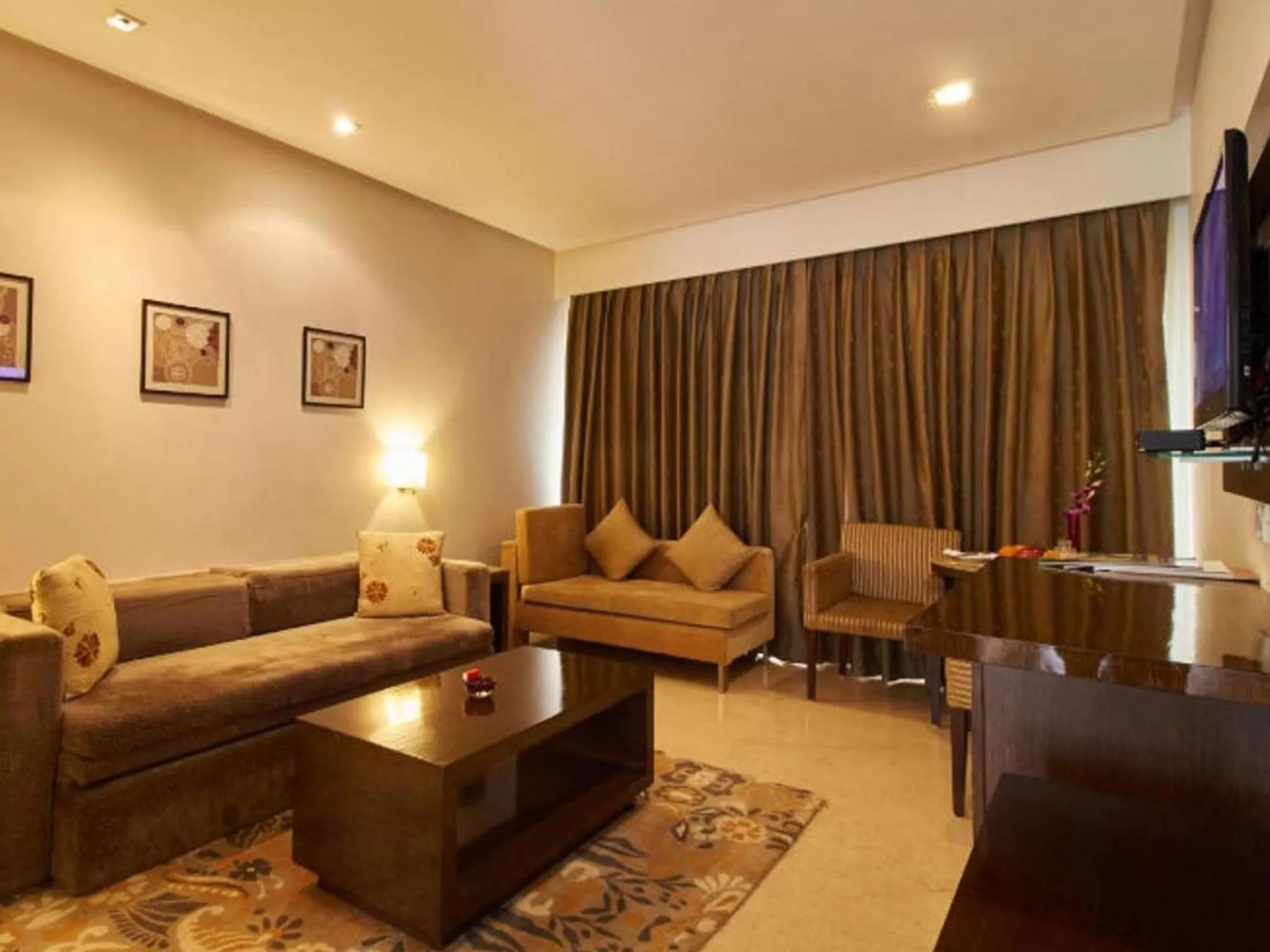 Seating area in The Gateway Hotel Beach Road Visakhapatnam