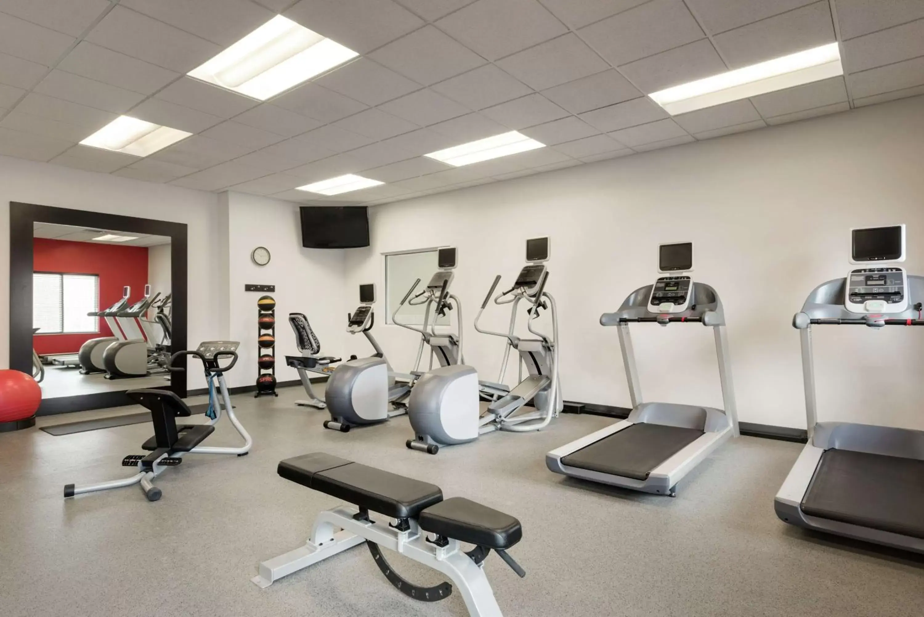 Fitness centre/facilities, Fitness Center/Facilities in Hilton Garden Inn Dubuque Downtown