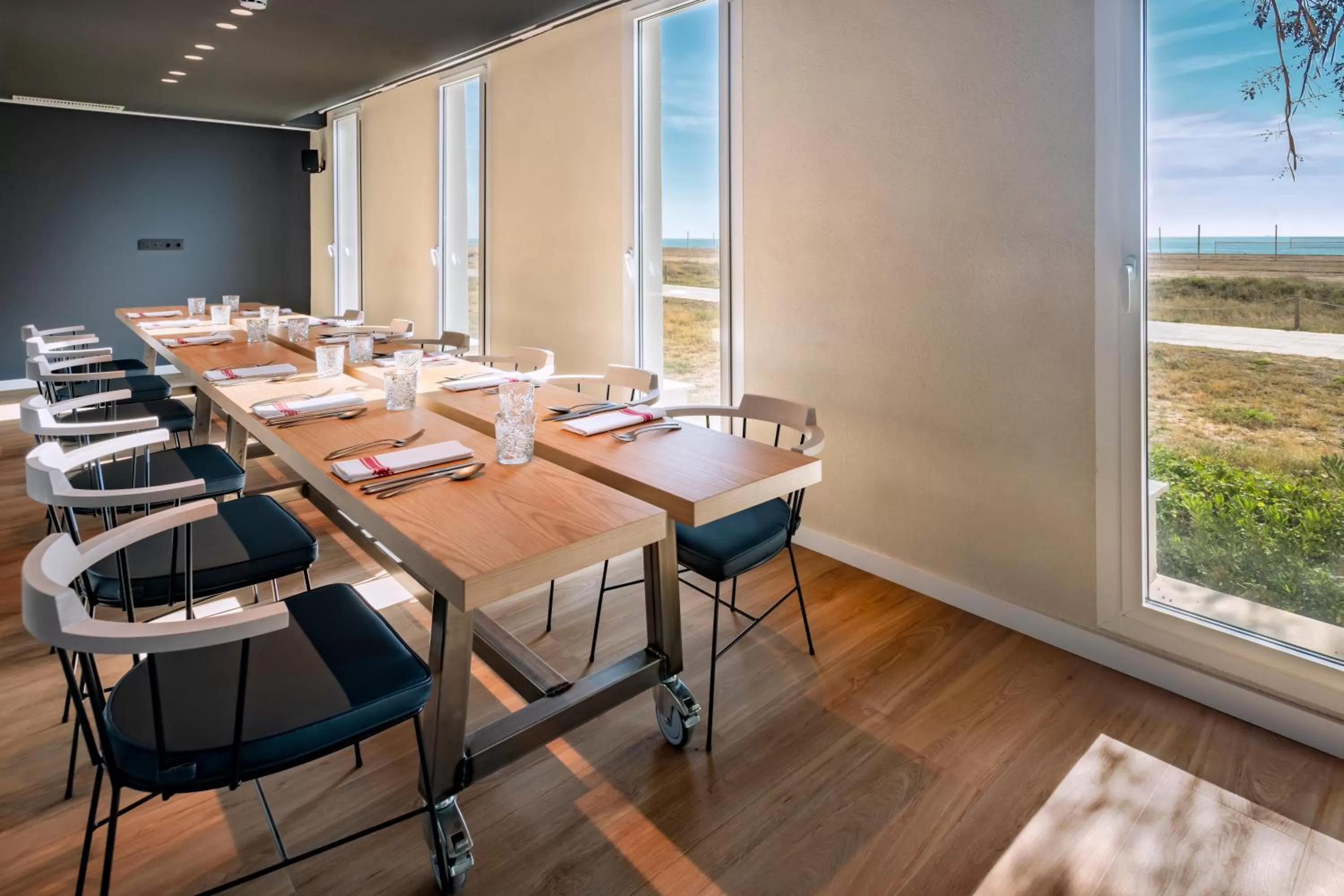 Restaurant/places to eat in Hotel Playafels