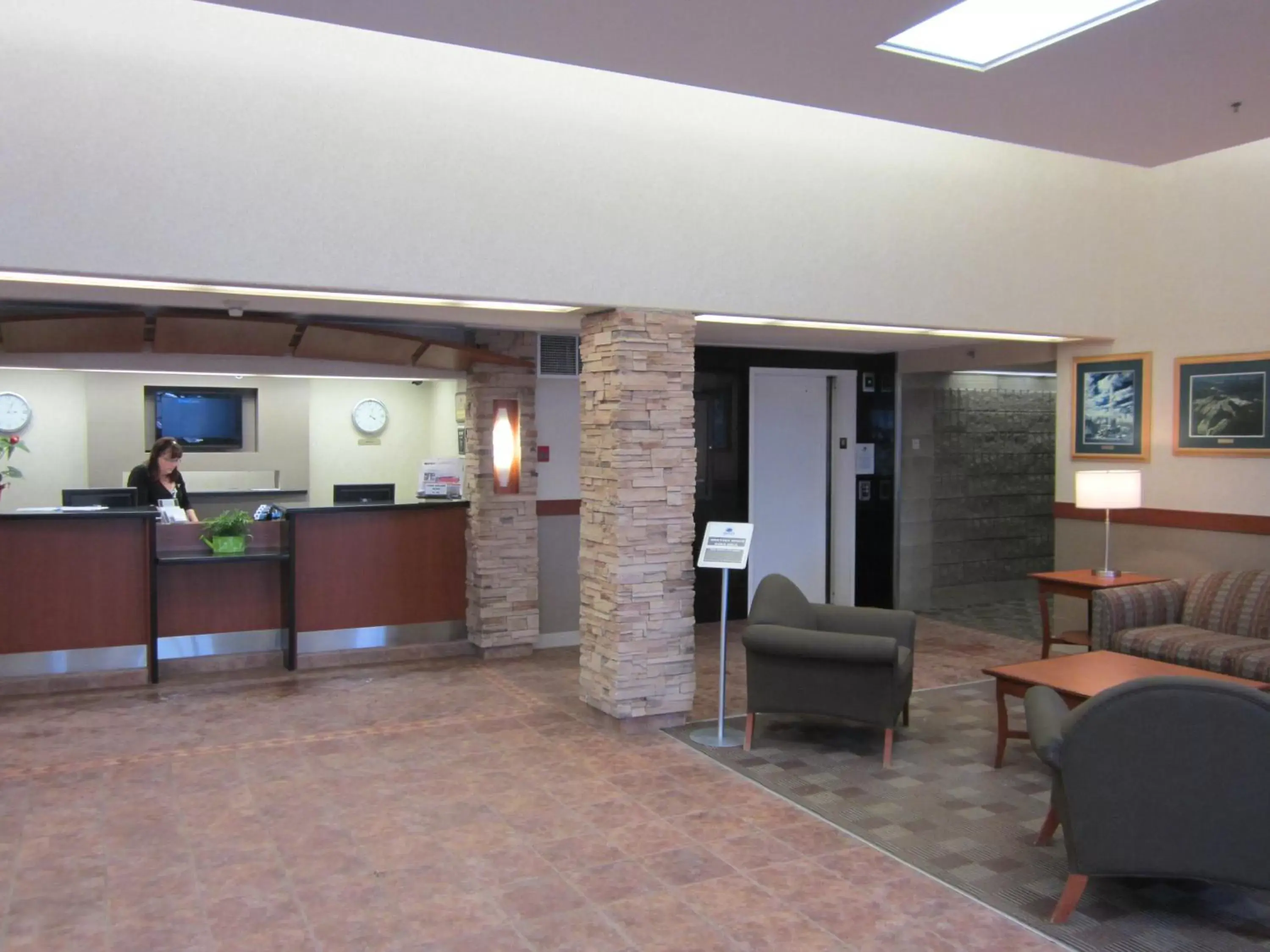 Lobby or reception, Lobby/Reception in Woodlands Inn & Suites