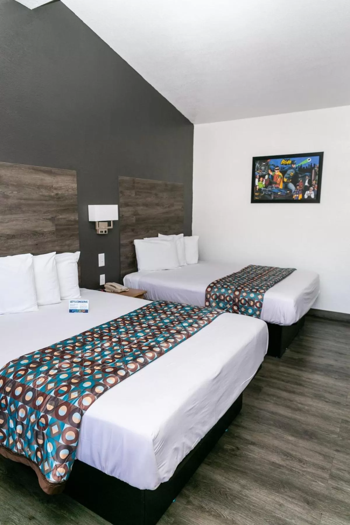 Photo of the whole room, Bed in Anaheim Discovery Inn and Suites