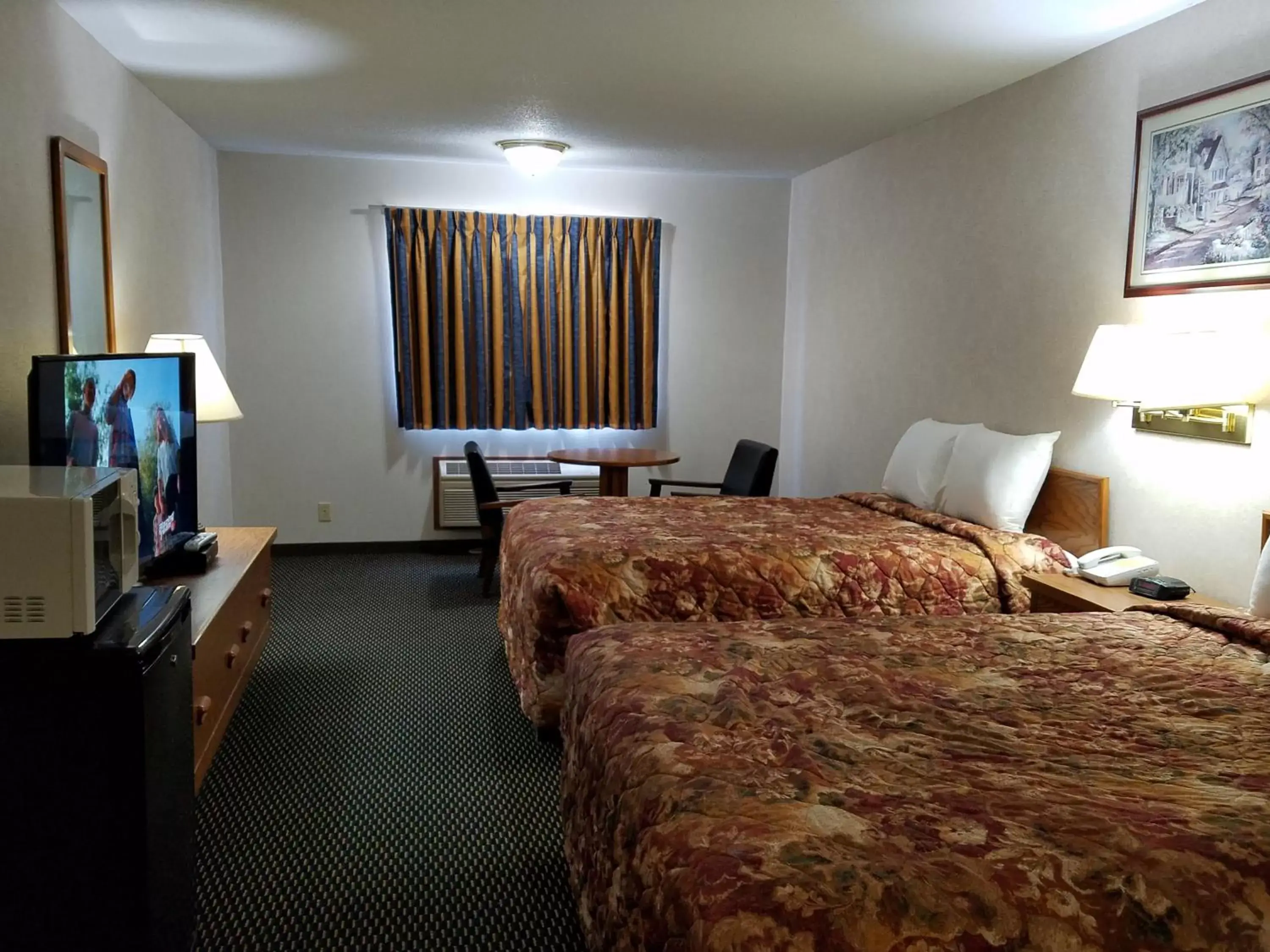Photo of the whole room, Room Photo in Rodeway Inn Blair