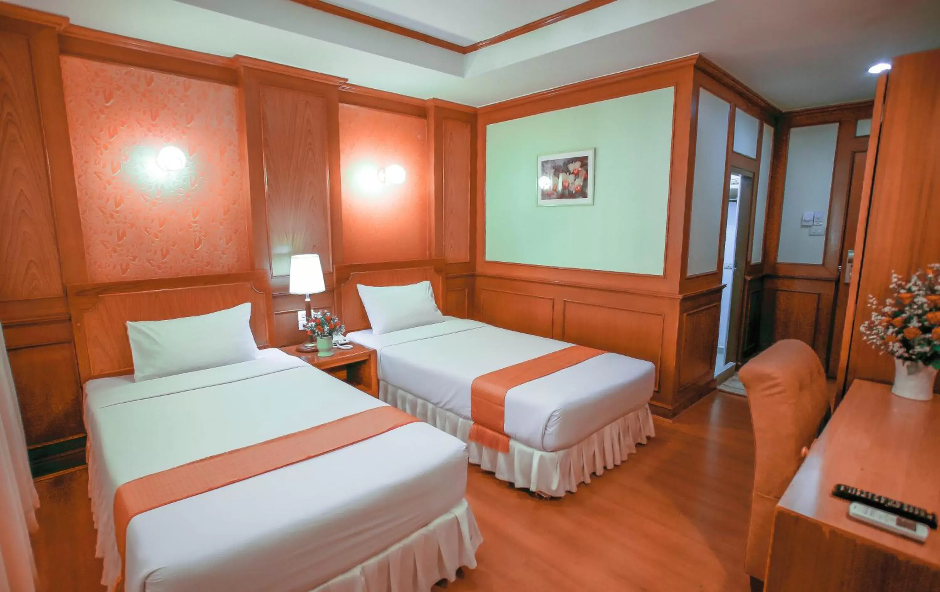 Bed in PJ Watergate Hotel Bed in PJ Watergate Hotel