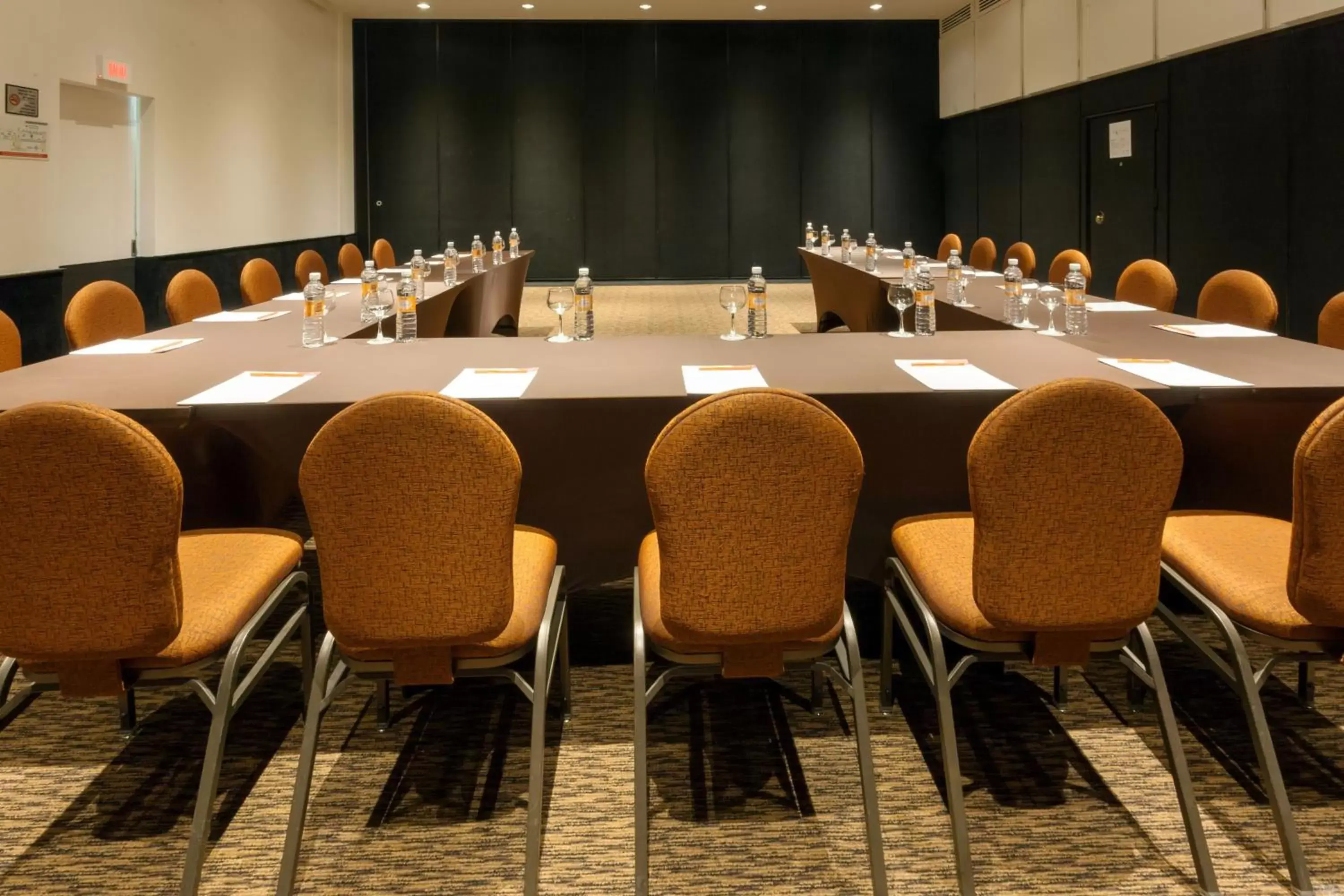 Meeting/conference room in Crowne Plaza Toluca - Lancaster, an IHG Hotel