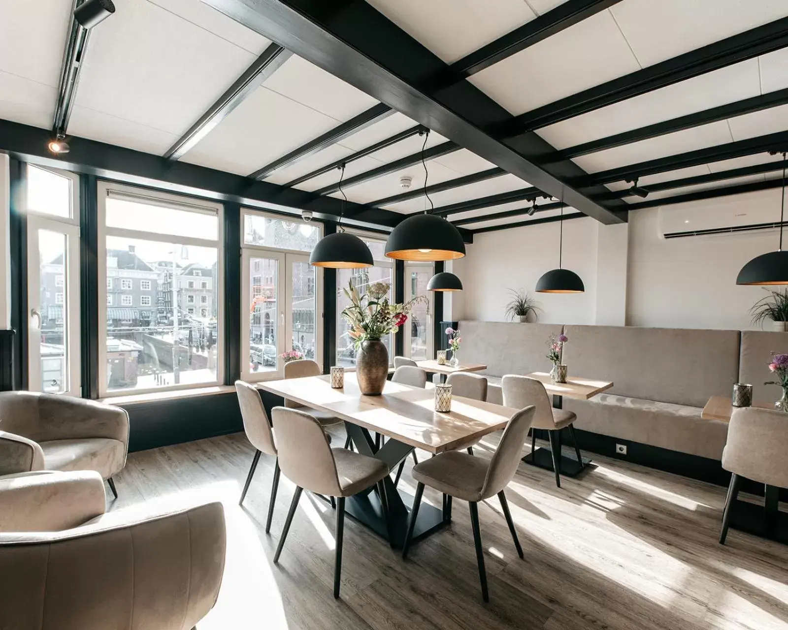 Lounge or bar, Dining Area in Hotel van Gelder