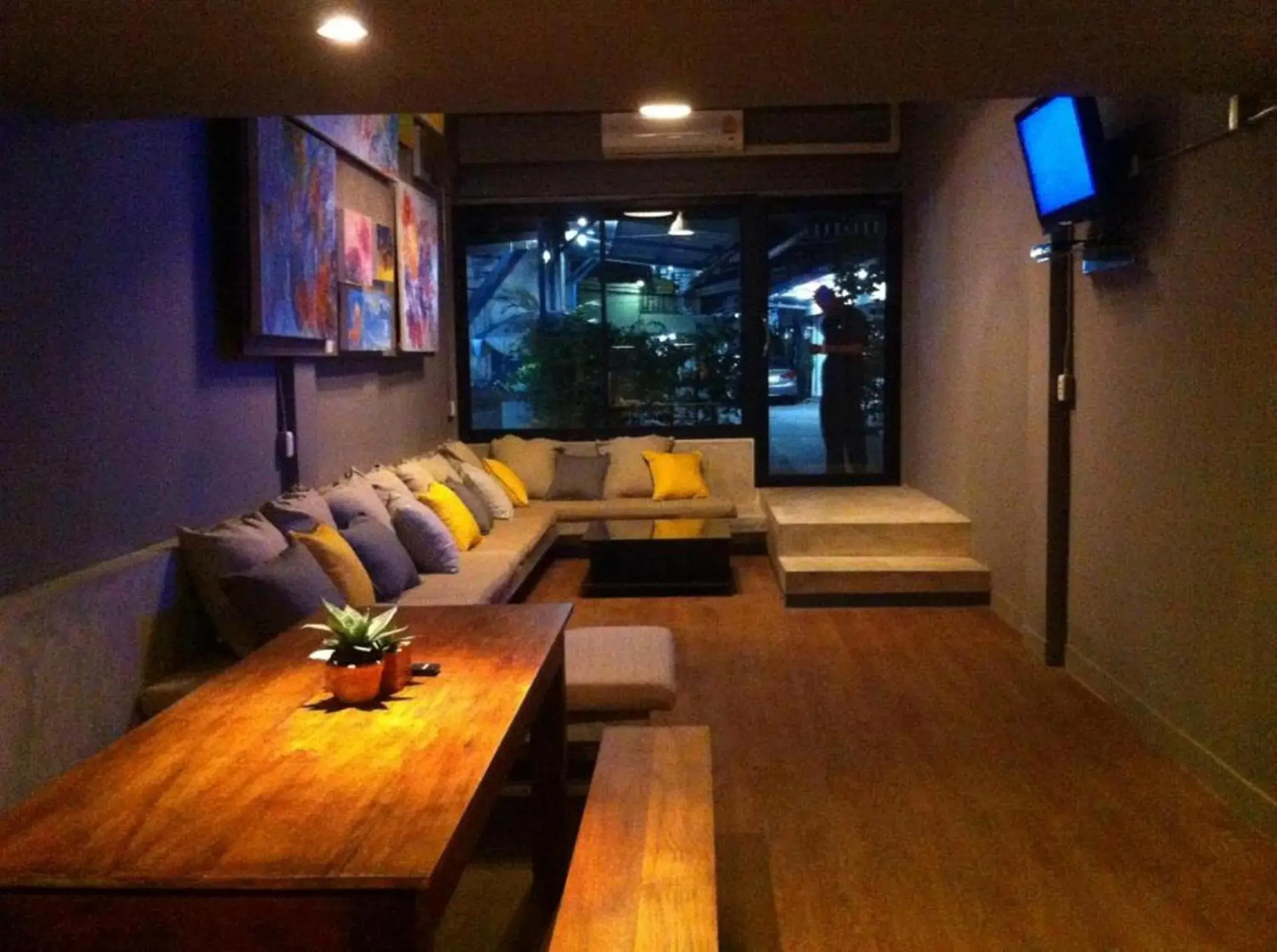 Lounge or bar in In a Box Hostel