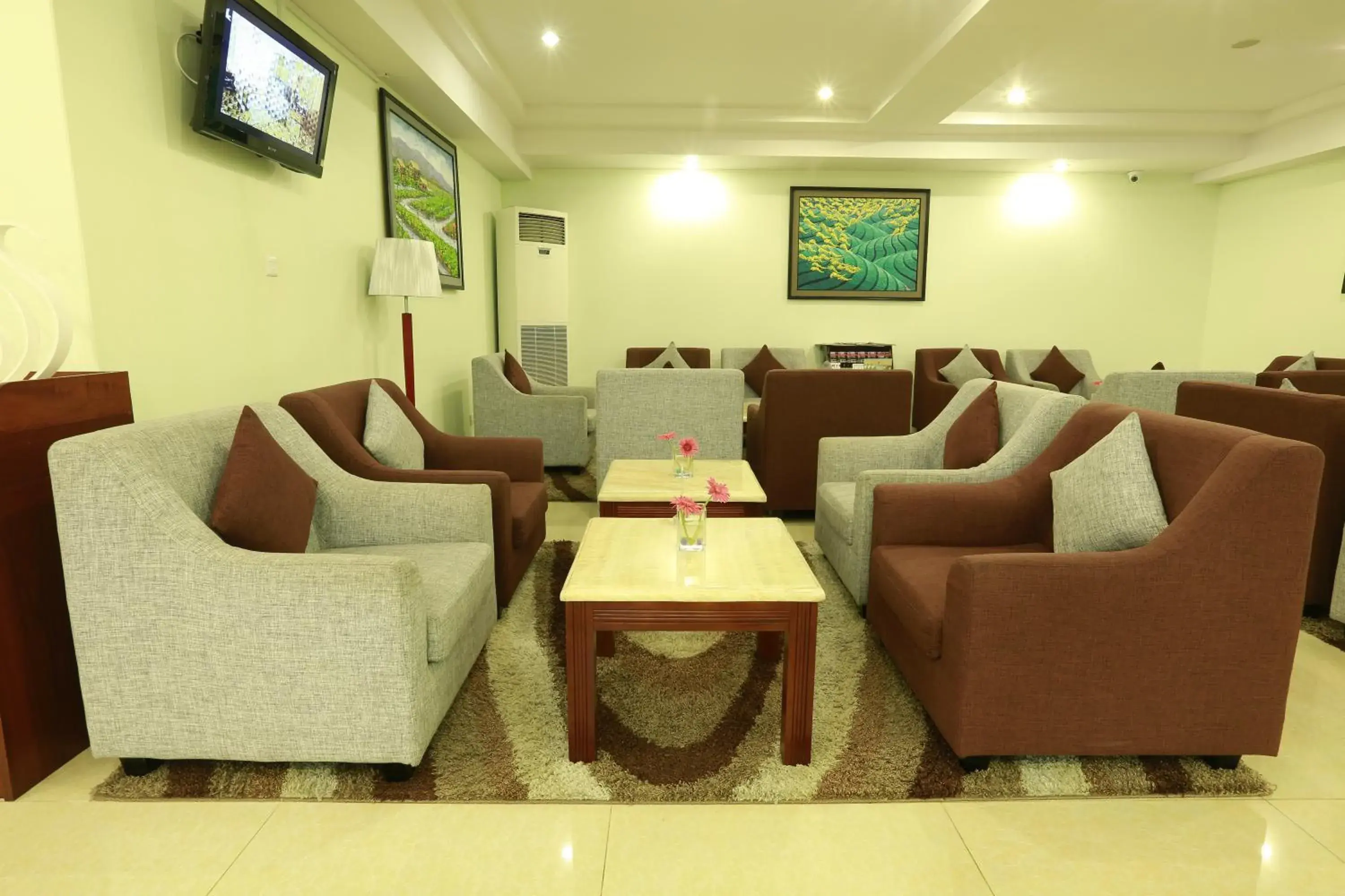 Lobby or reception, Lounge/Bar in Best Western Green Hill Hotel