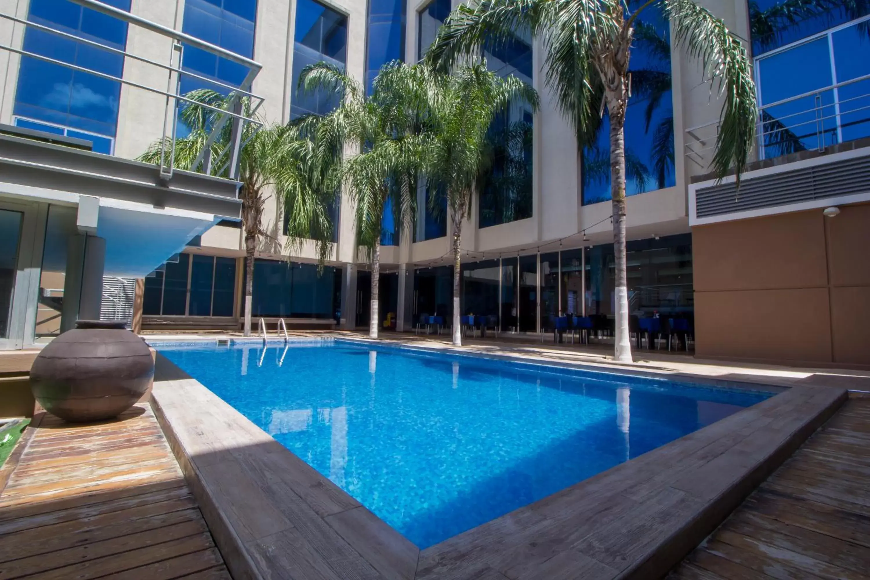 Swimming Pool in Hotel El Español Paseo de Montejo