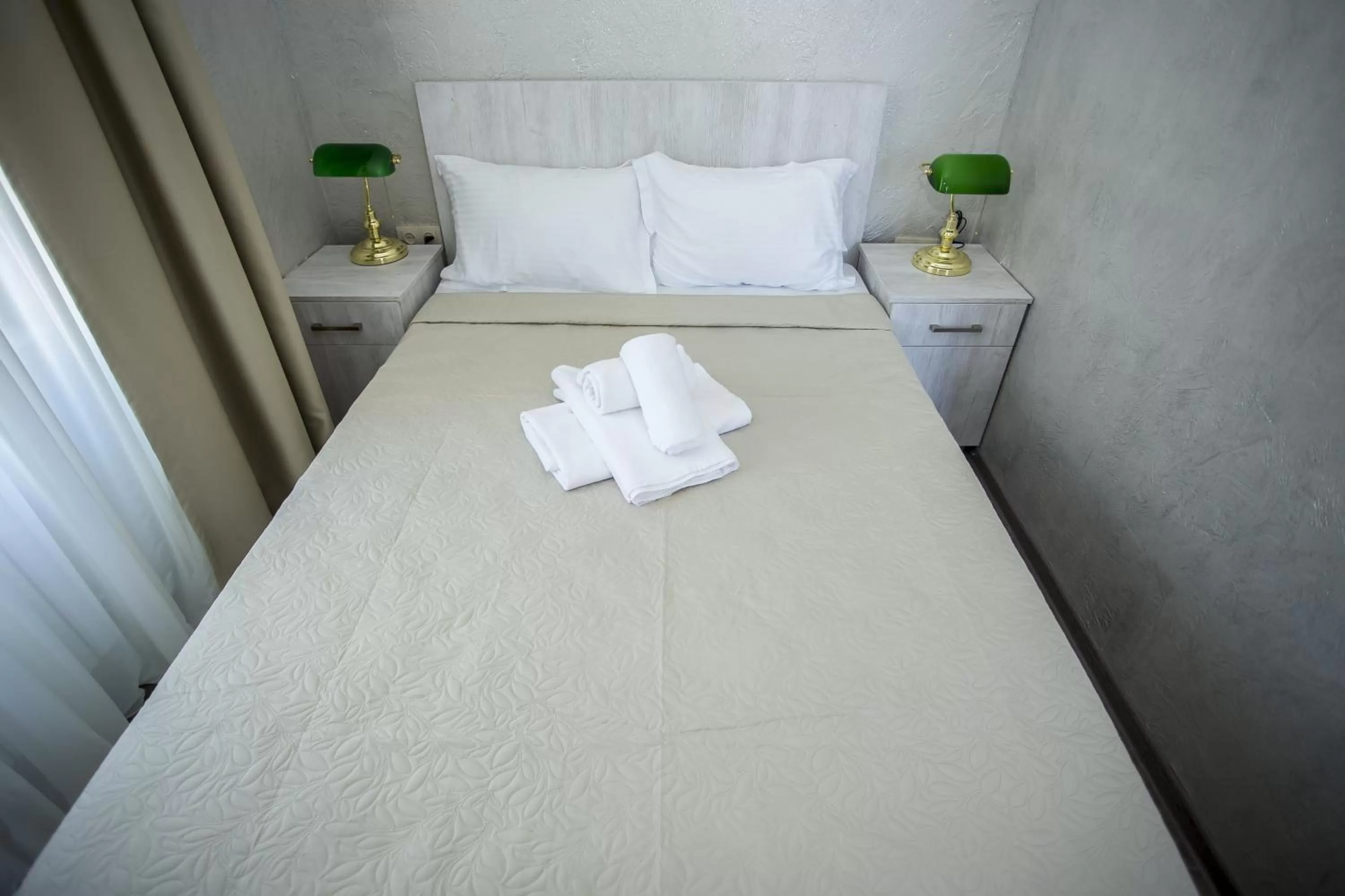 Bedroom, Bed in Hotel Garanti