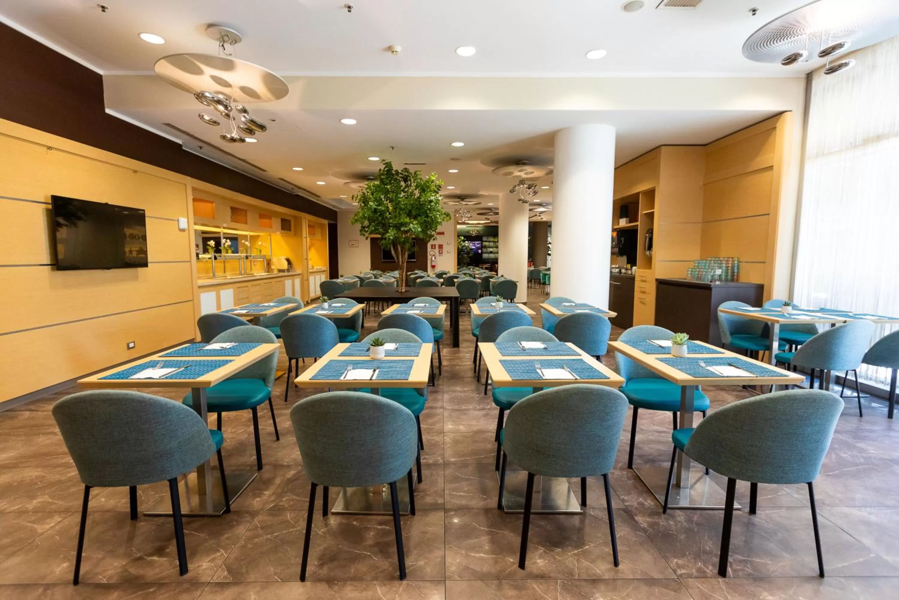 Restaurant/places to eat in Ramada Plaza by Wyndham Milano