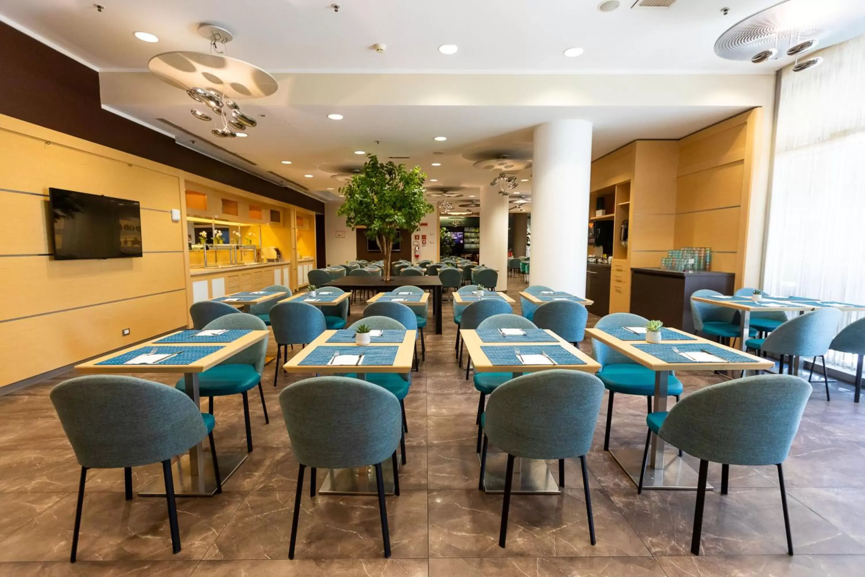Restaurant/places to eat in Ramada Plaza Milano
