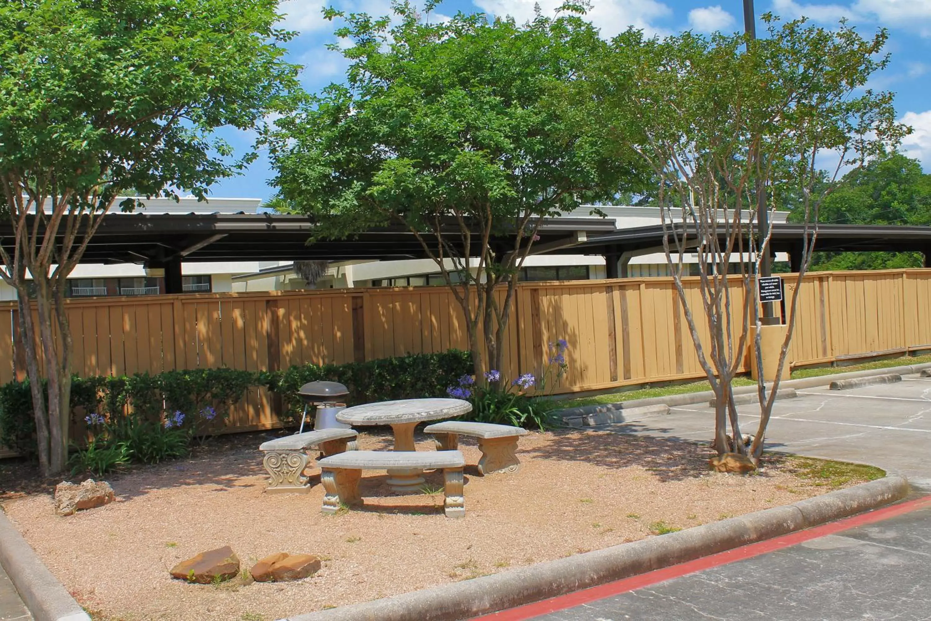 Patio in Extended Stay America Suites - Houston - The Woodlands