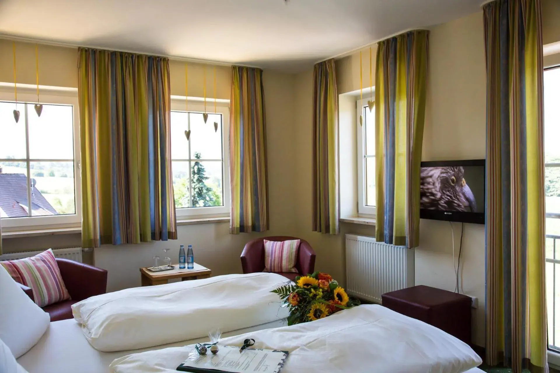 Photo of the whole room, Bed in Landhotel-Gasthof Grüner Baum