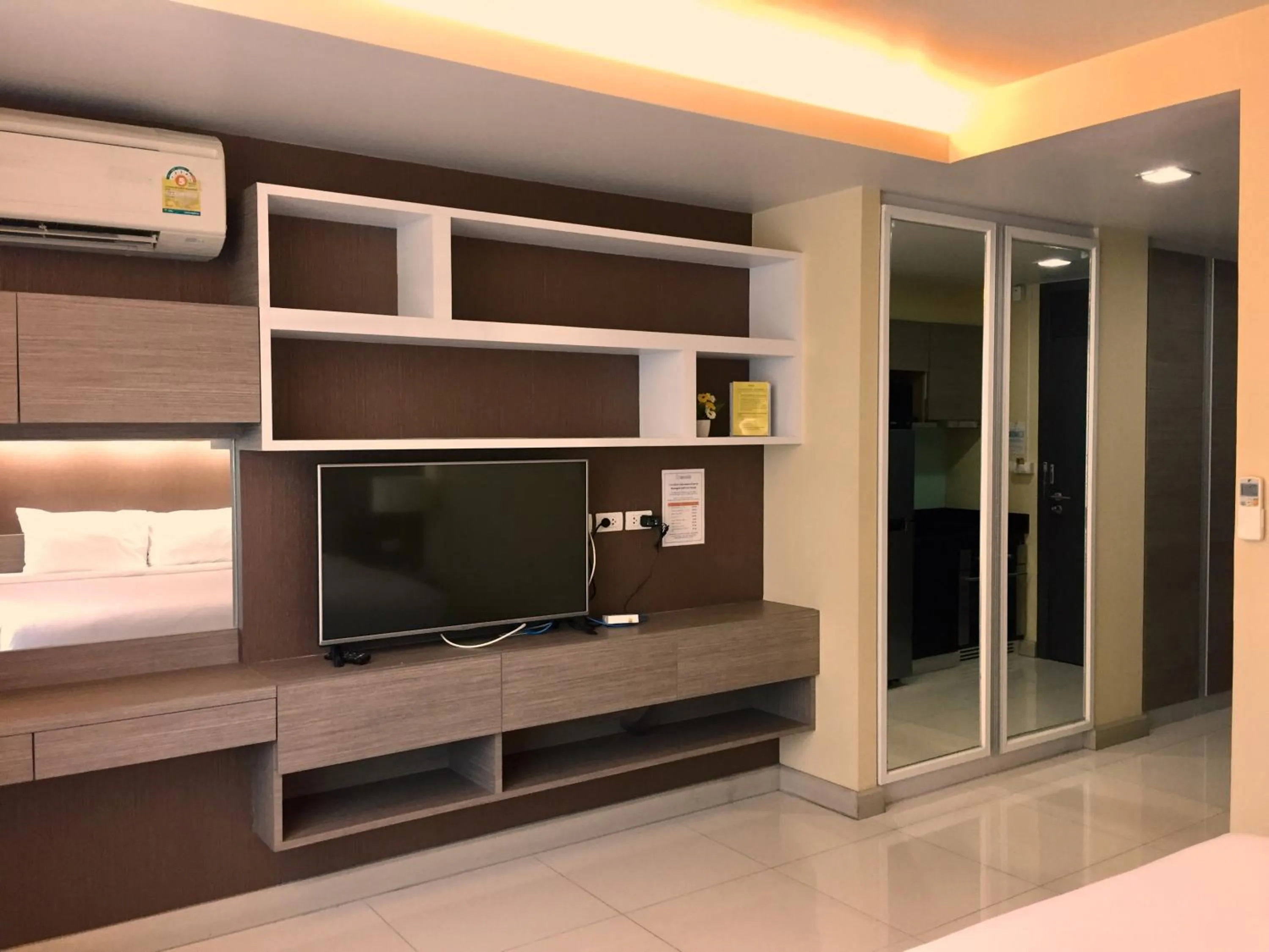 TV and multimedia in Avatar Suites Hotel - SHA Extra Plus
