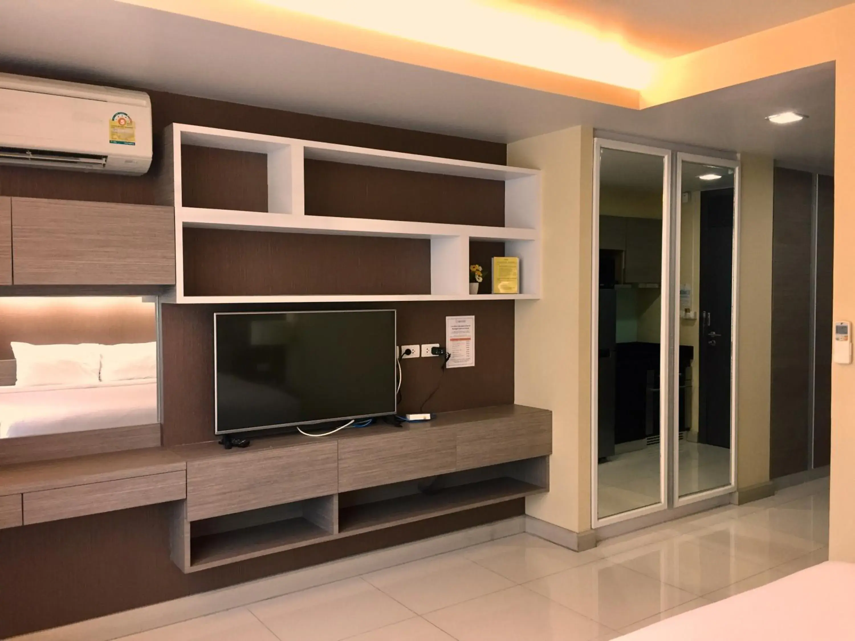 TV and multimedia, TV/Entertainment Center in Avatar Suites Hotel - SHA Extra Plus