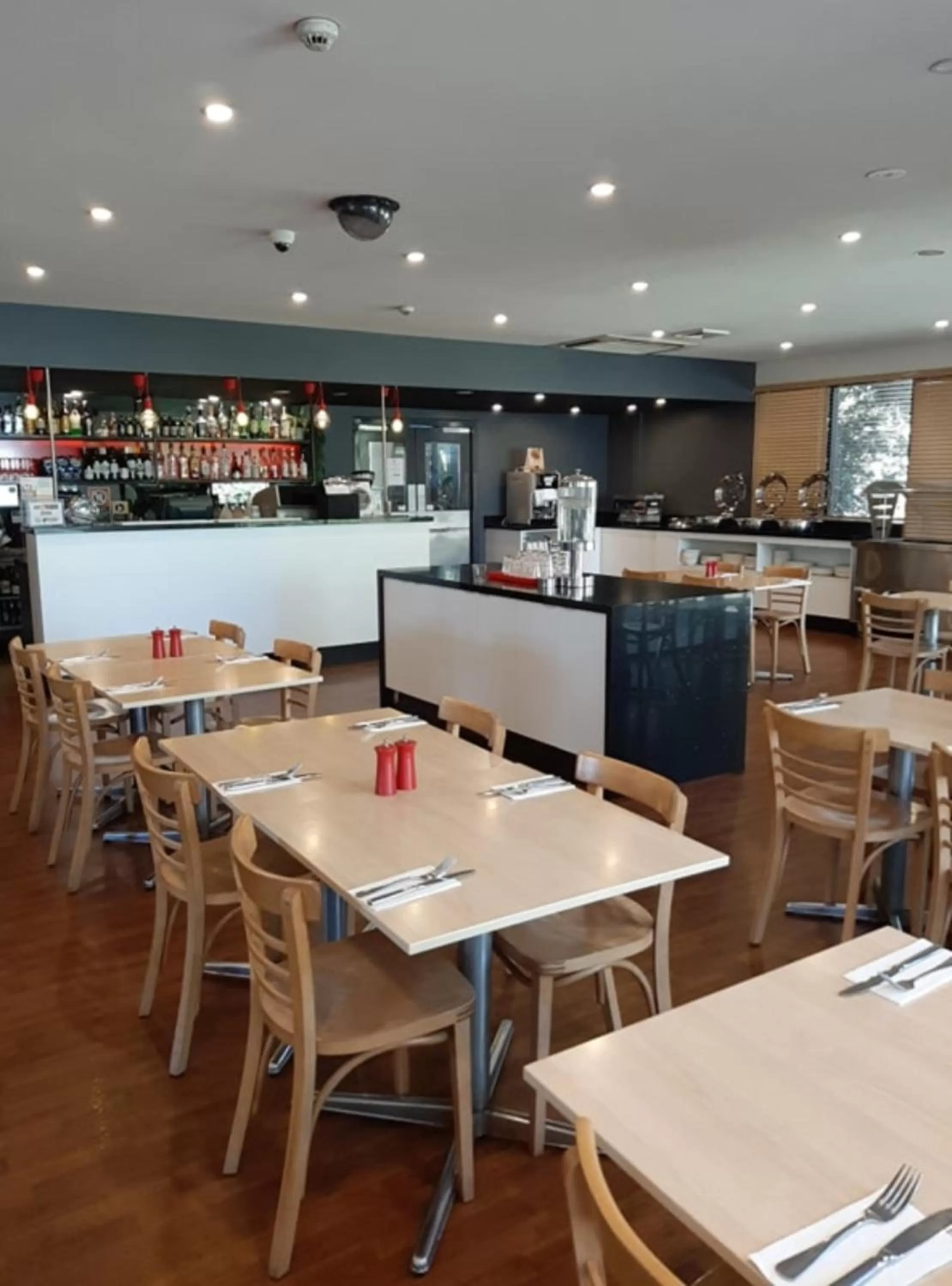 Restaurant/places to eat in ibis Thornleigh
