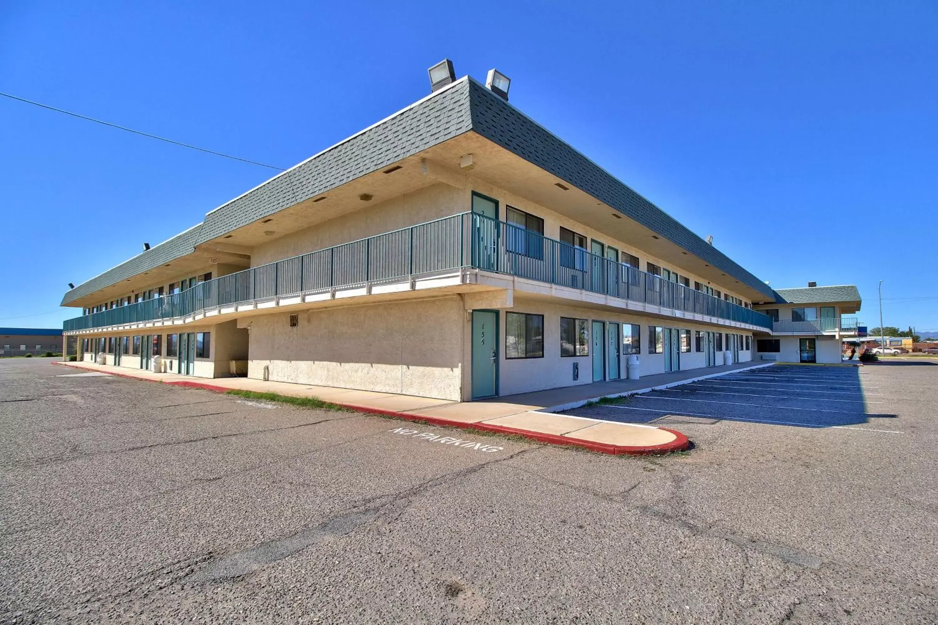 Property building, Facade/Entrance in Motel 6-Douglas, AZ