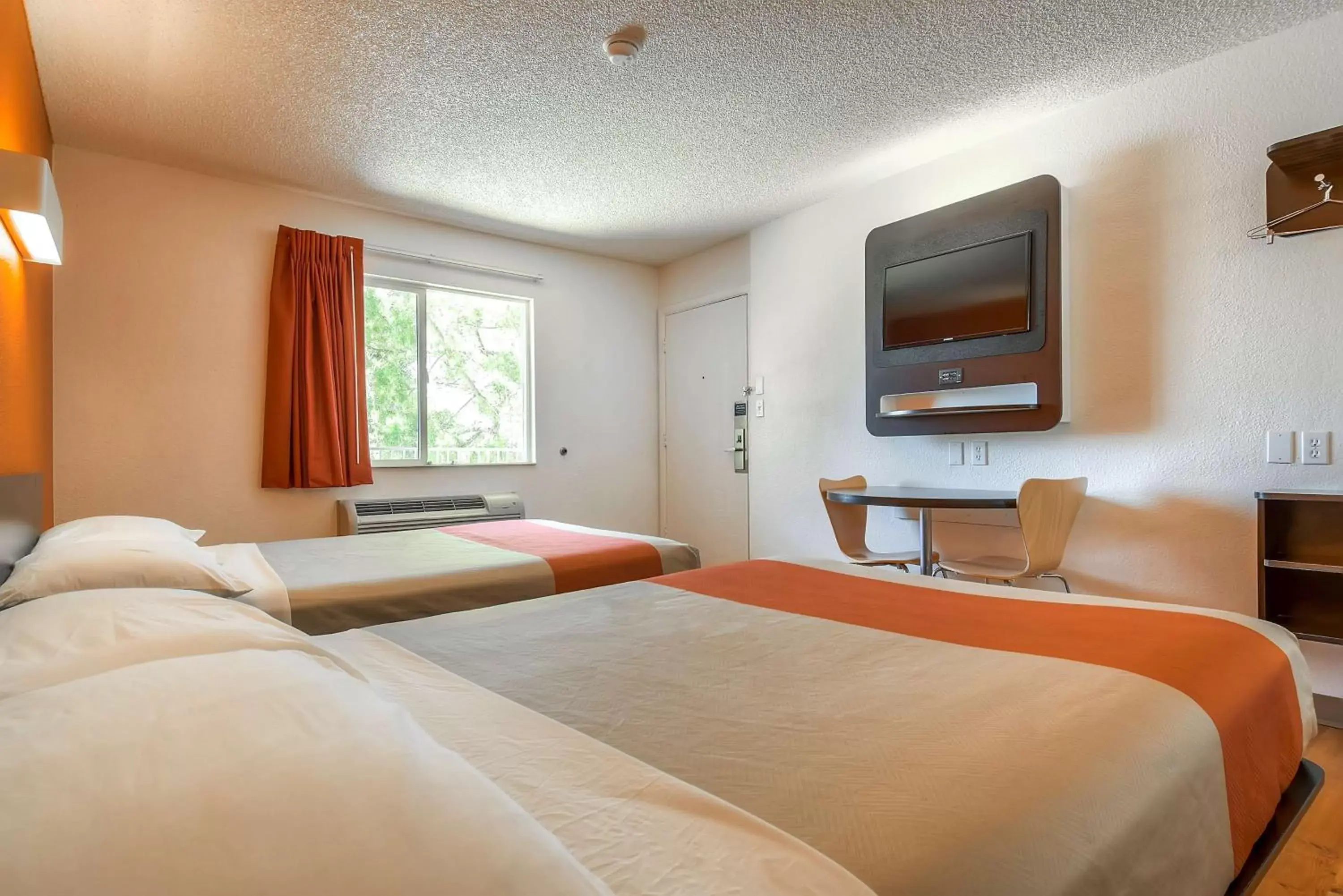 Bedroom, Bed in Motel 6-San Diego, CA - North