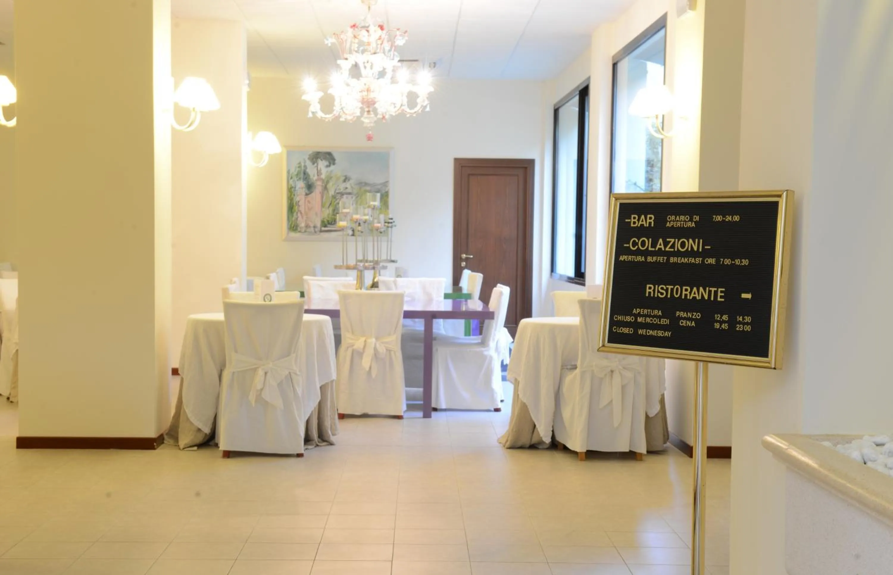 Coffee/tea facilities in Hotel Mamiani & Relaxing Spa Urbino