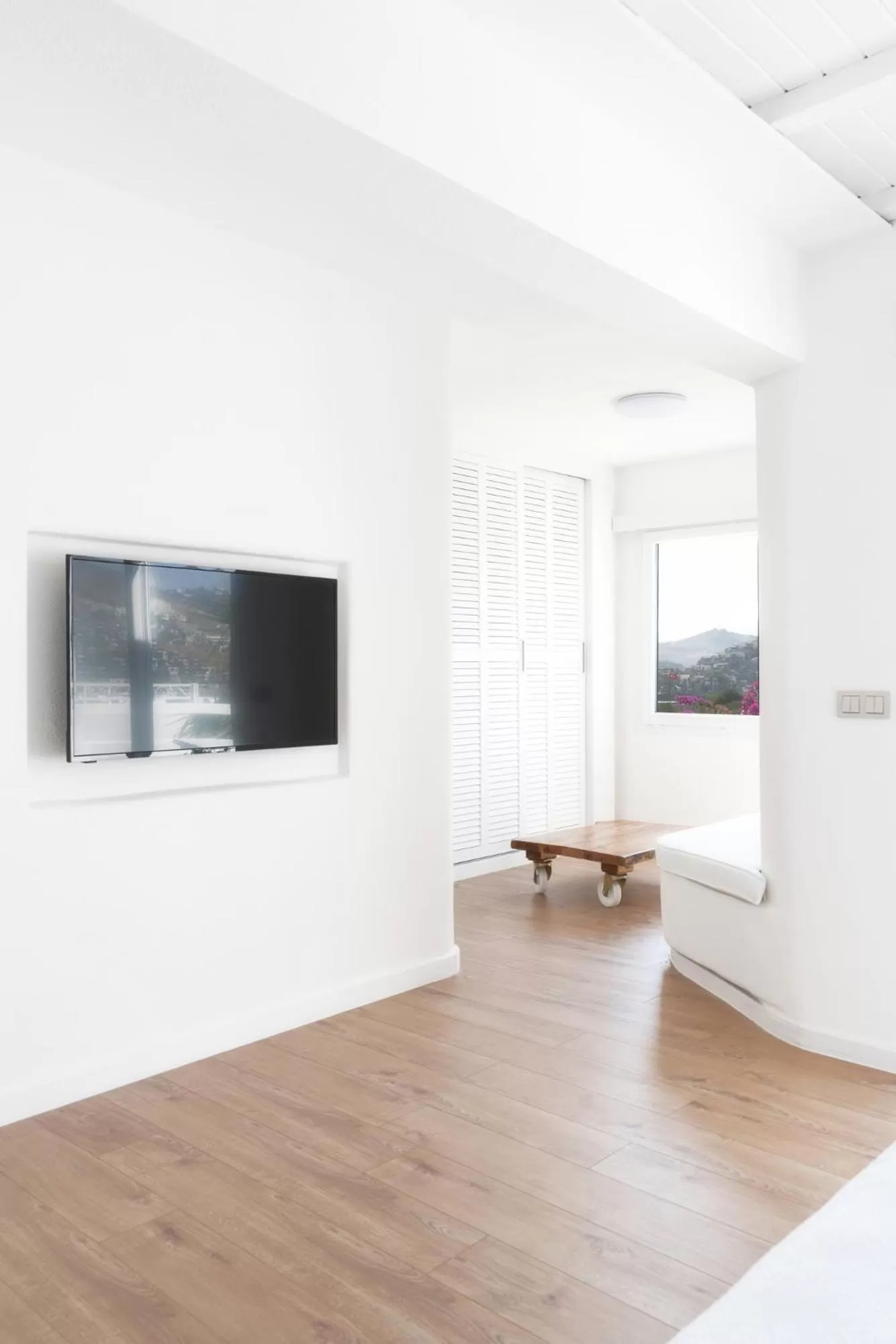 TV and multimedia in YAZ Yalıkavak