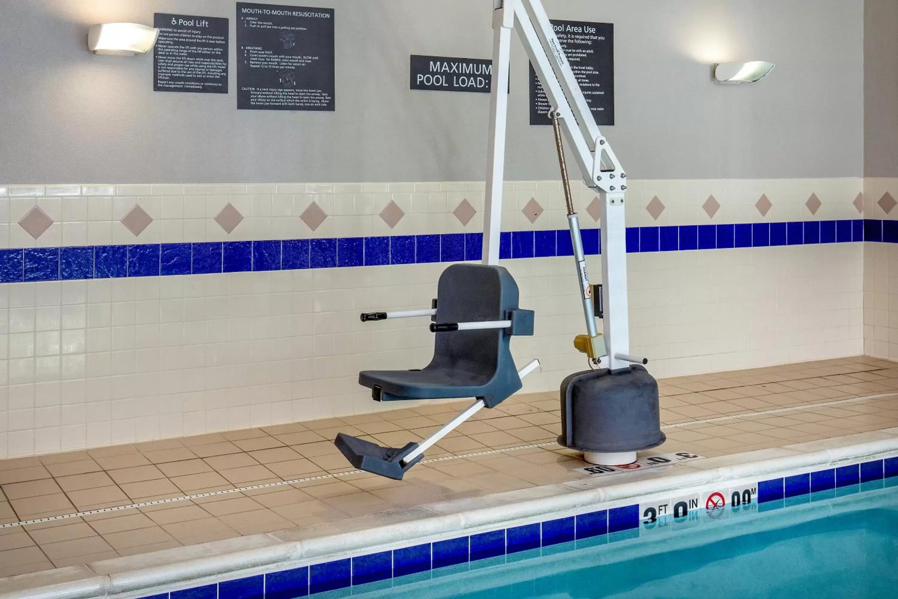 Swimming Pool in Residence Inn by Marriott Chesapeake Greenbrier