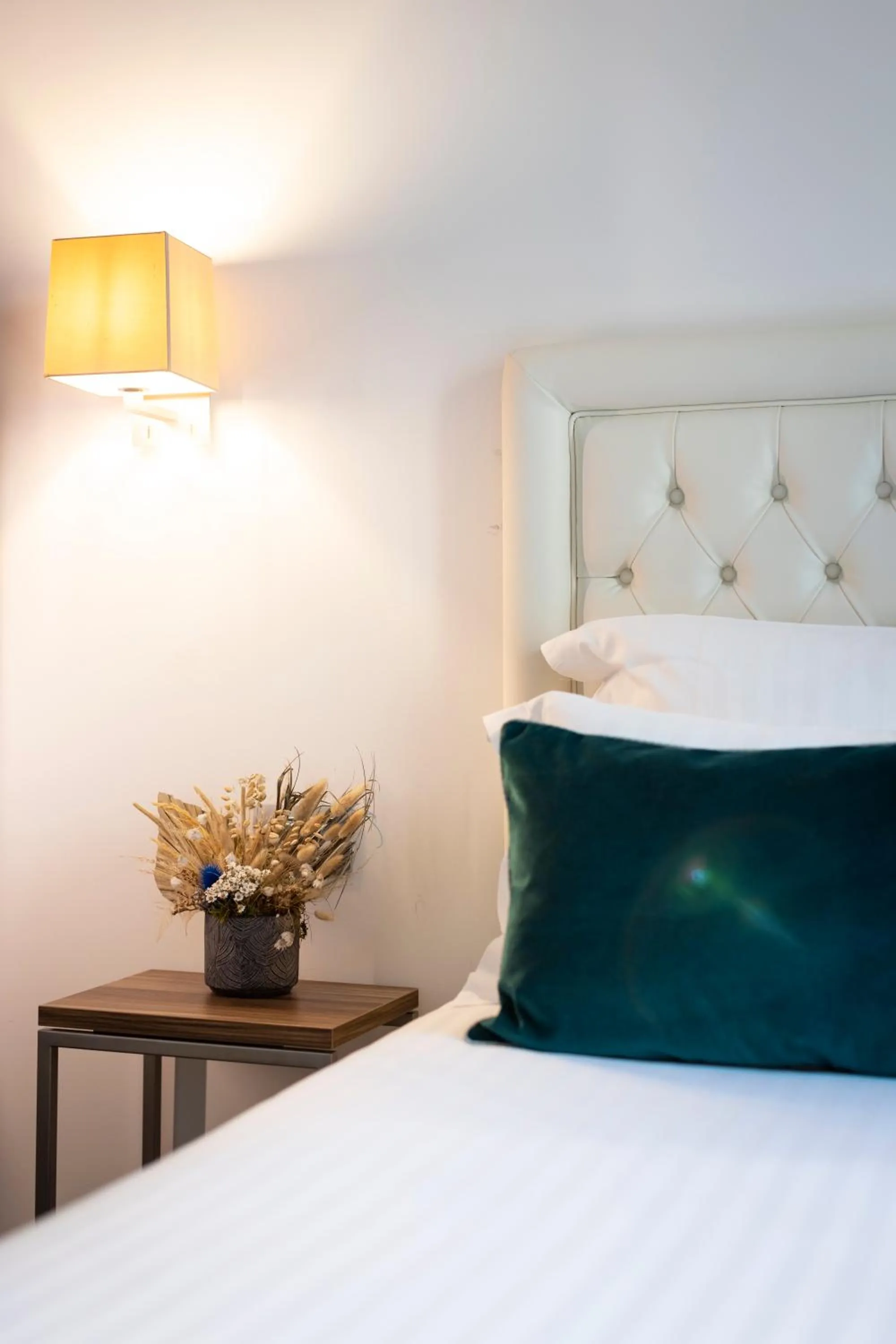 Bed in Hôtel Nice Azur Riviera