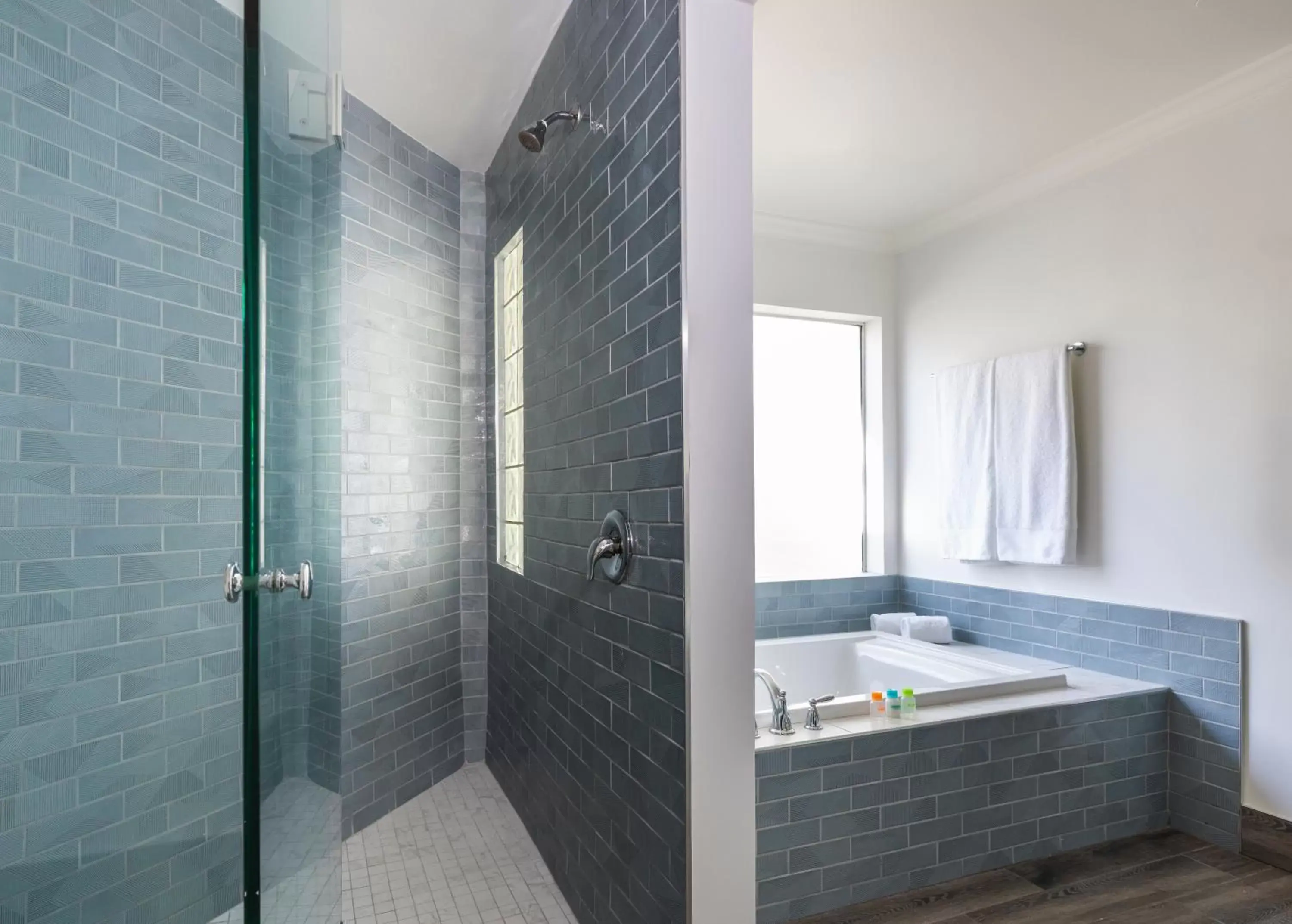 Shower, Bathroom in Margaritaville Resort Palm Springs