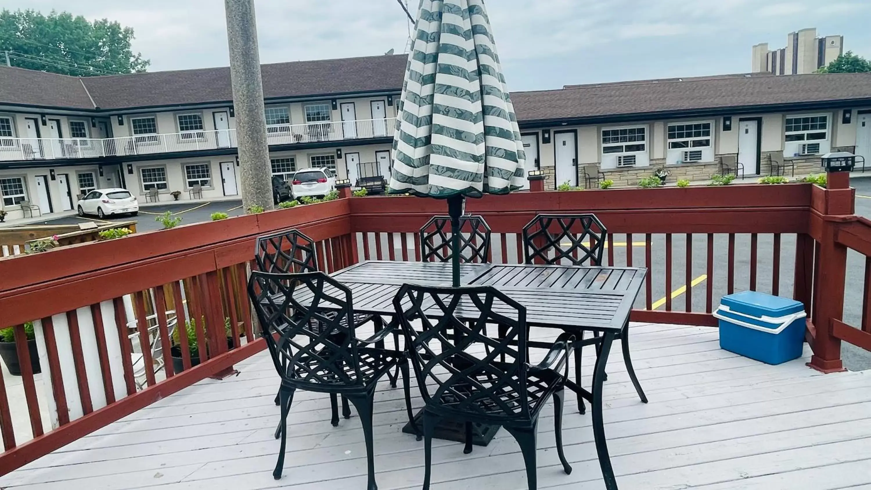 Property building, Balcony/Terrace in Falls Lodge by the Falls (Formerly Knights Inn)